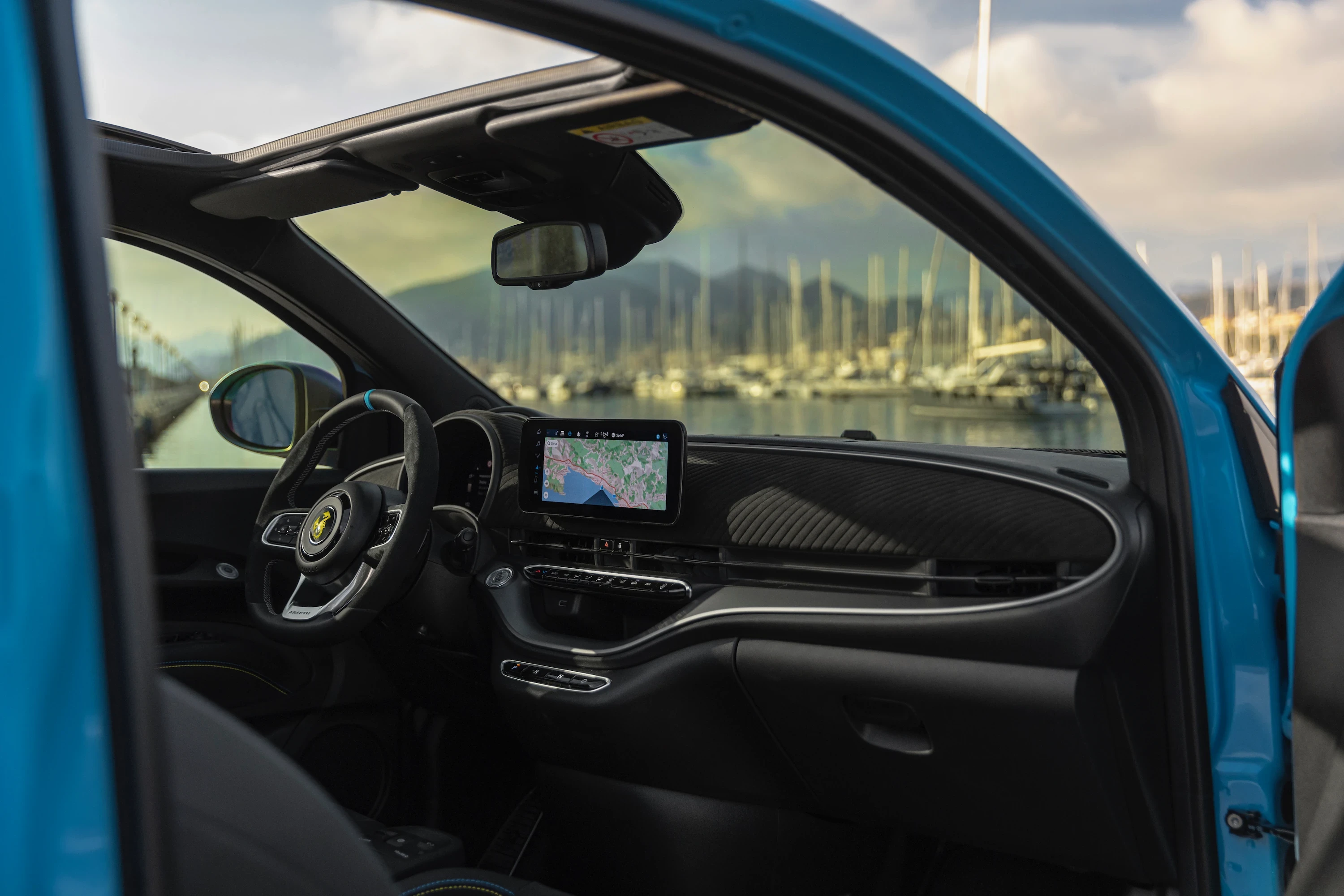 Abarth 500e Cabrio interior view