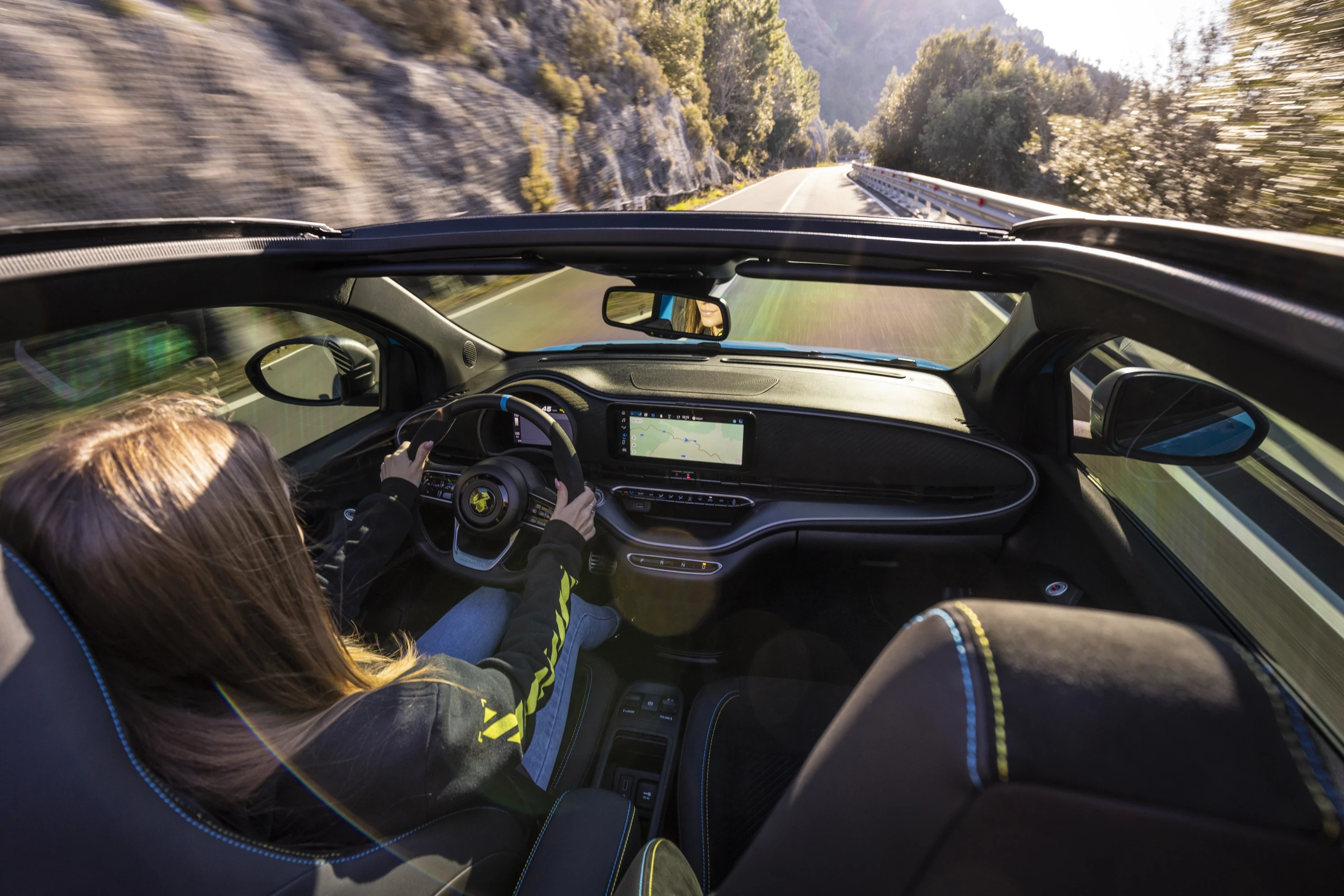 Abarth 500e Cabrio roof view