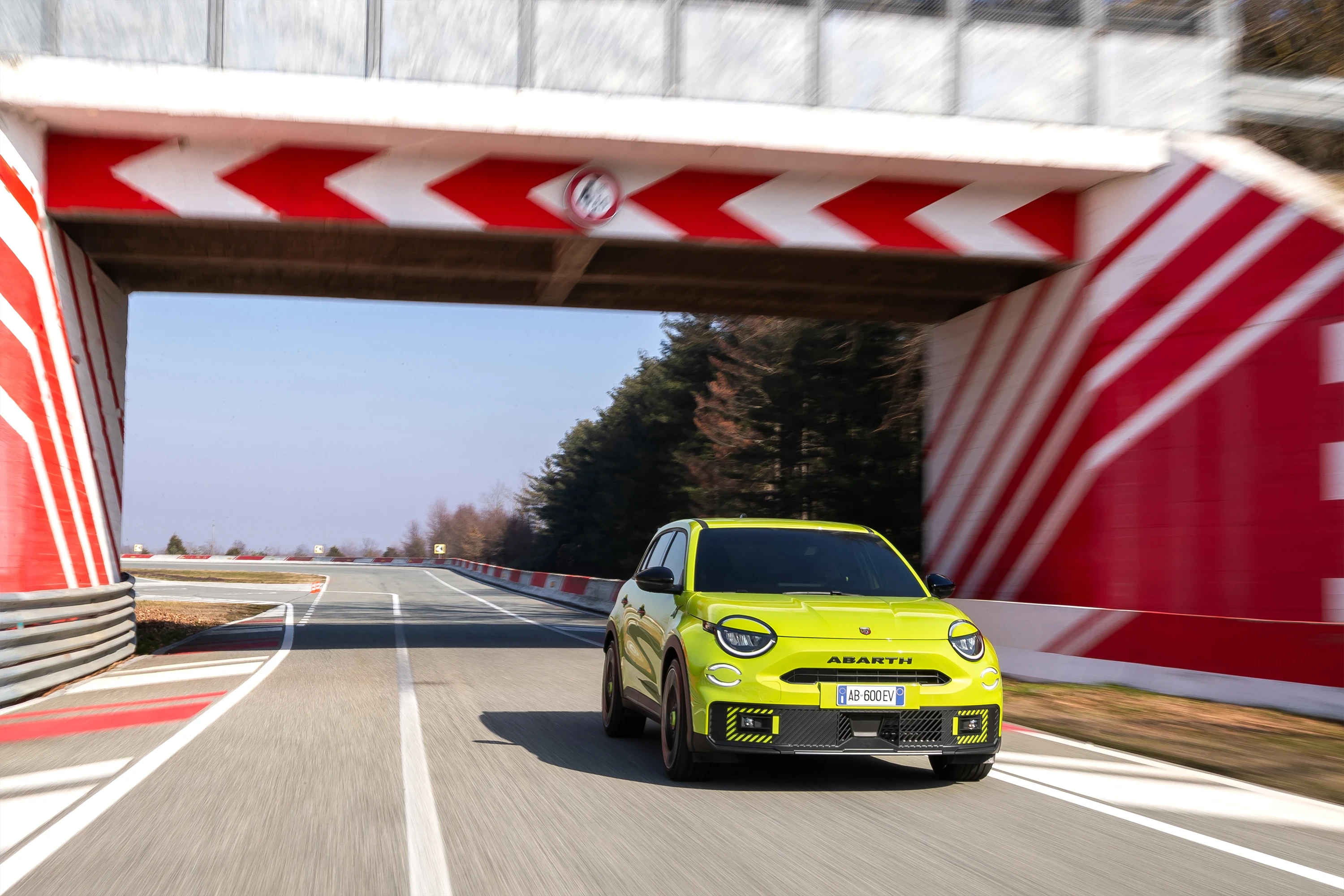 Abarth 600e Turismo exterior view