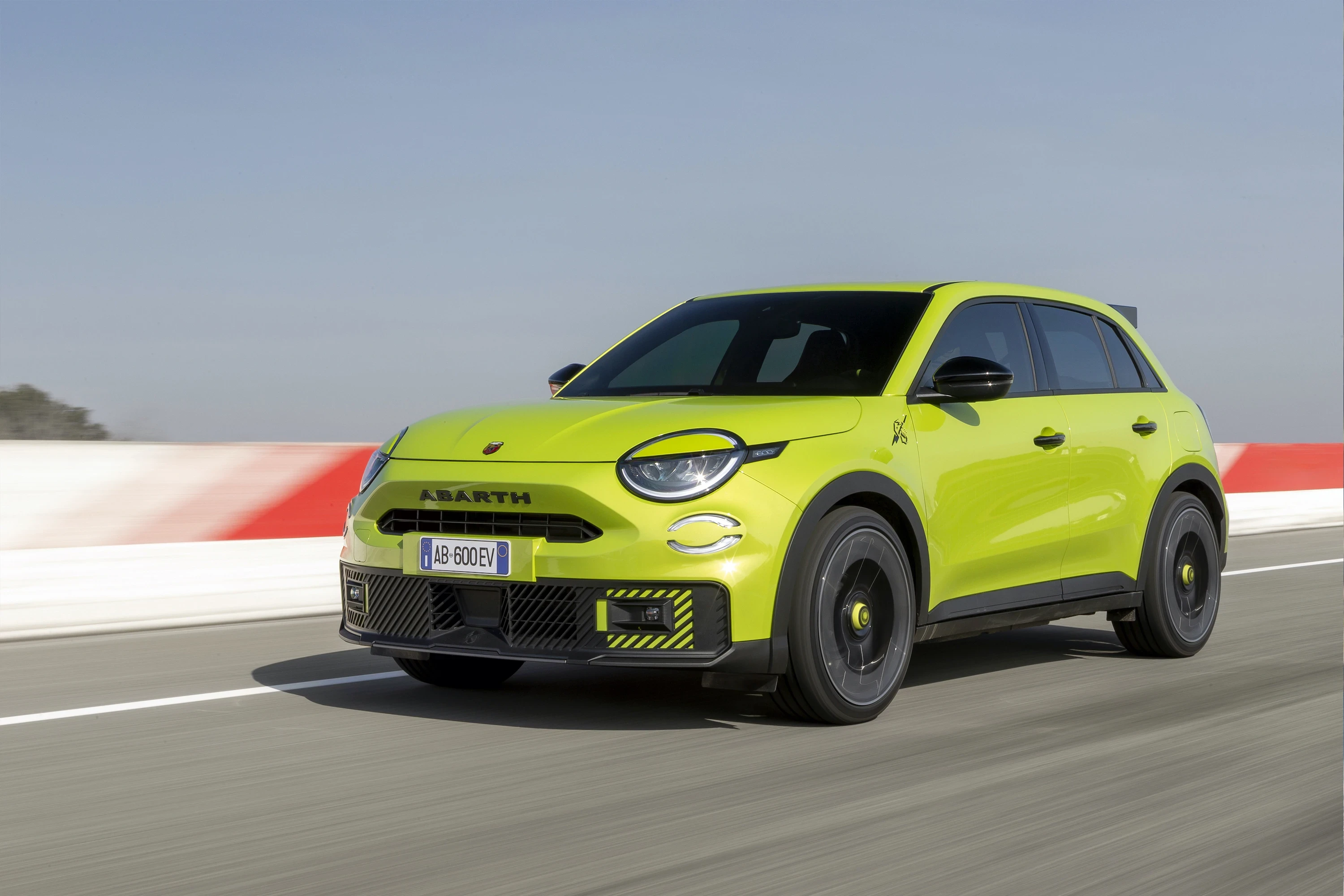 Abarth 600e Turismo exterior view
