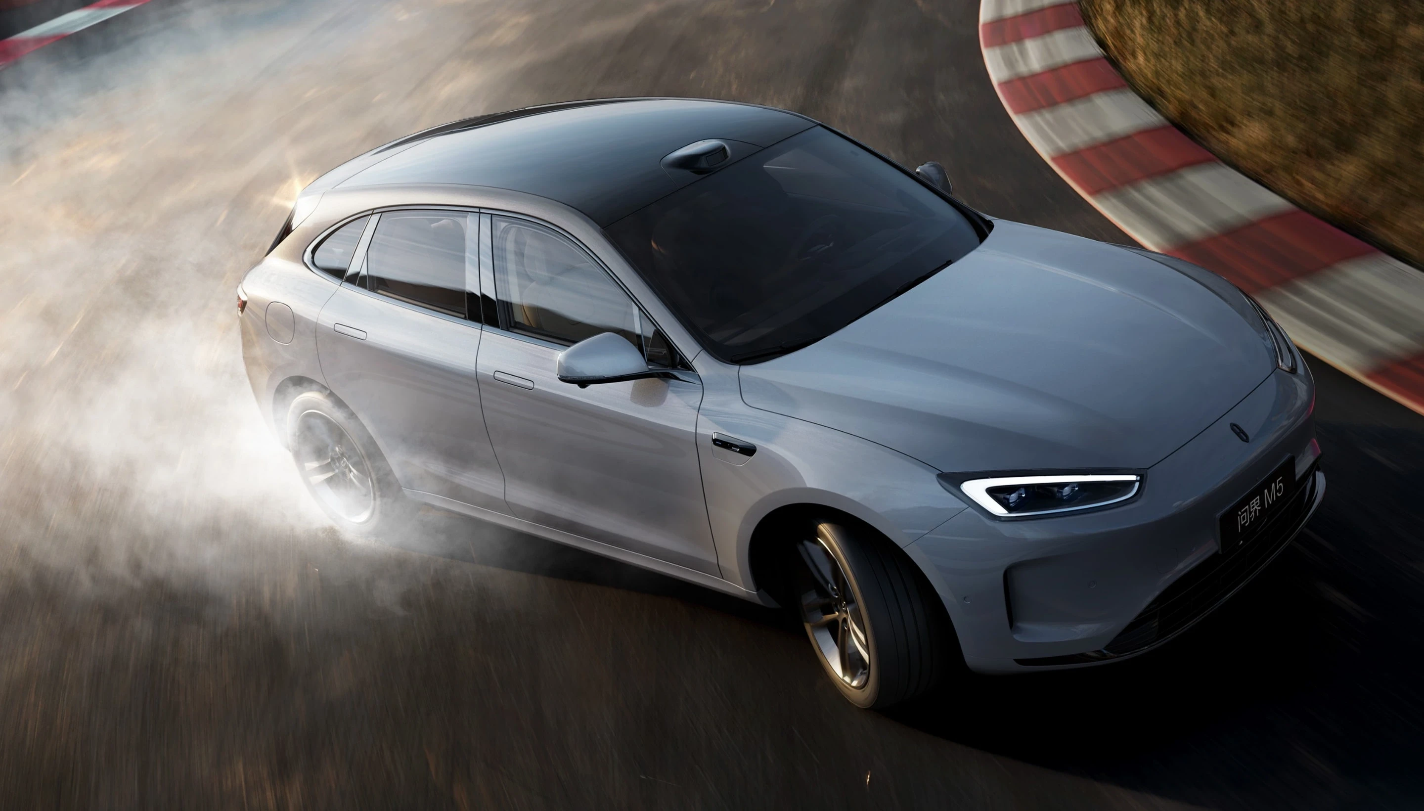 AITO M5 RWD dynamic view
