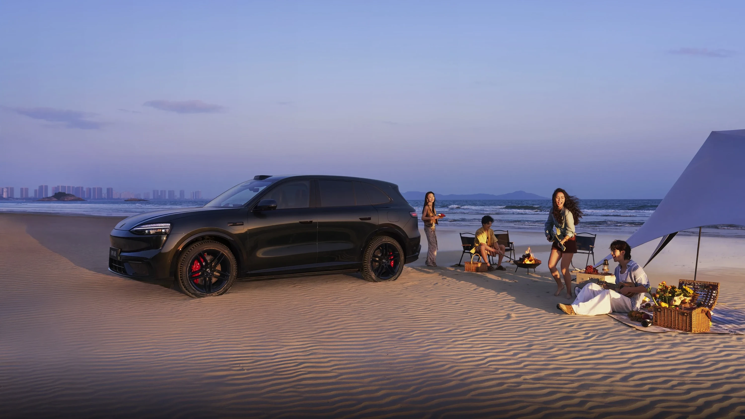 AITO M6 AWD lifestyle view