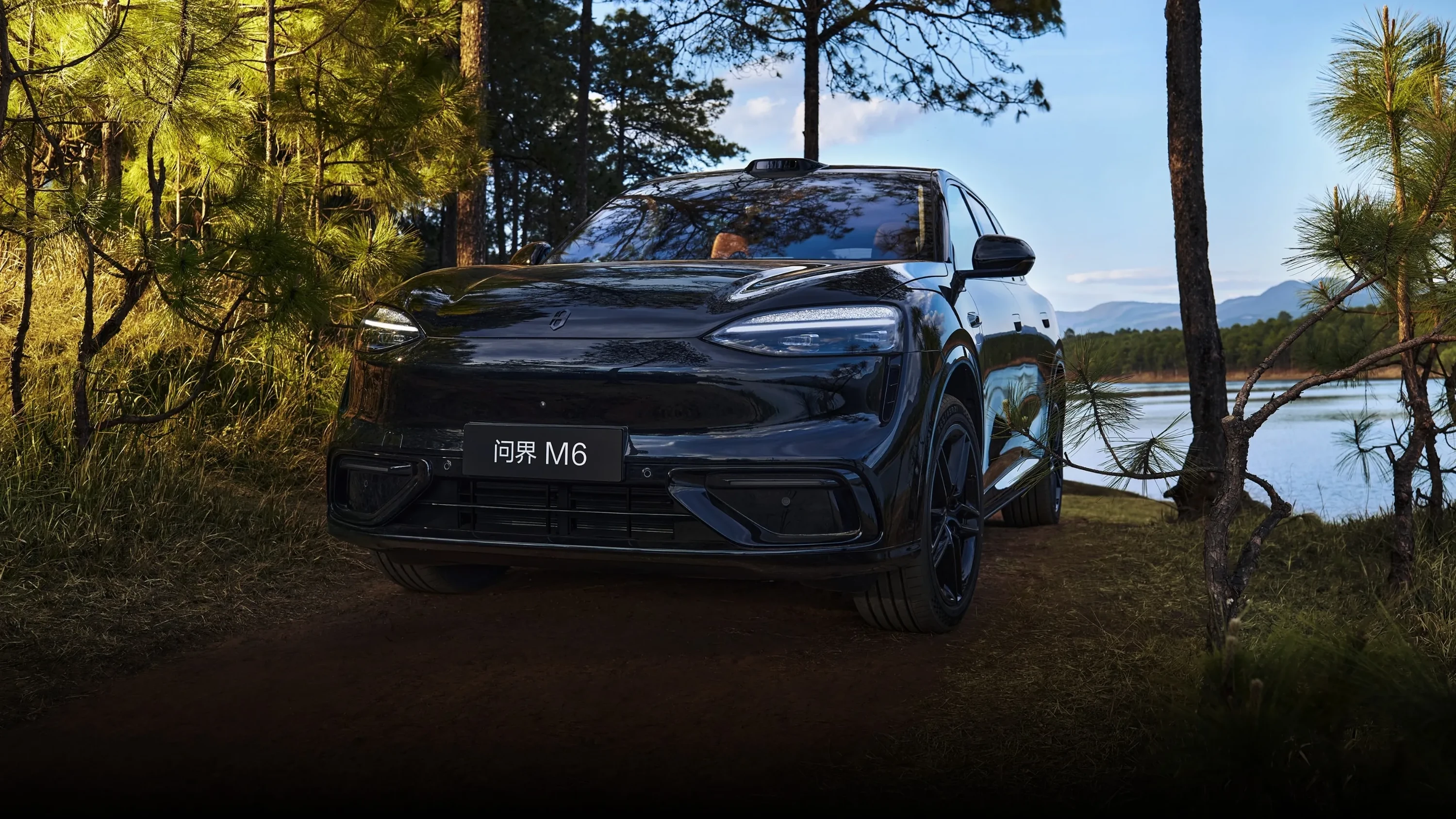 AITO M6 RWD exterior view