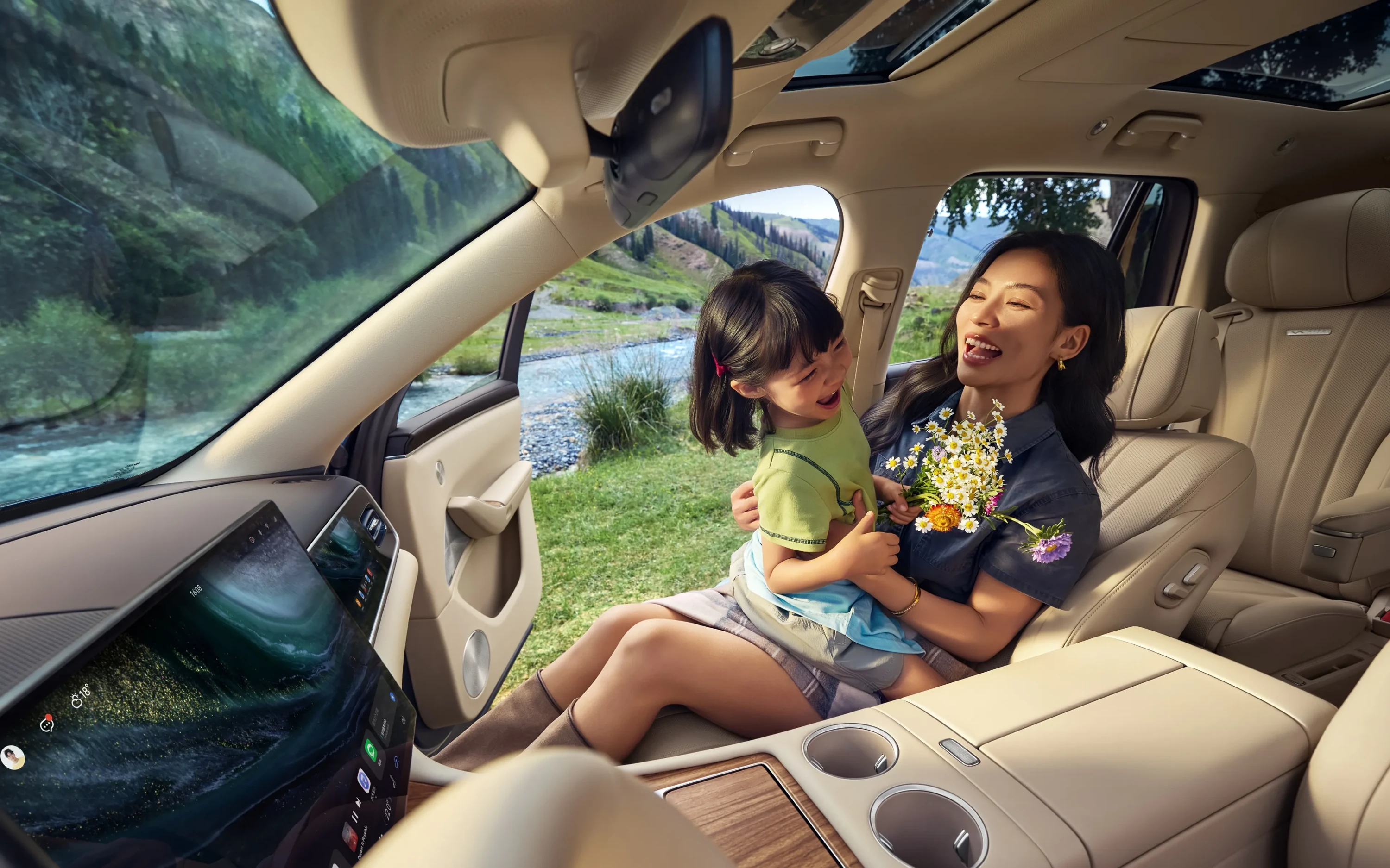 AITO M7 AWD frontseats view