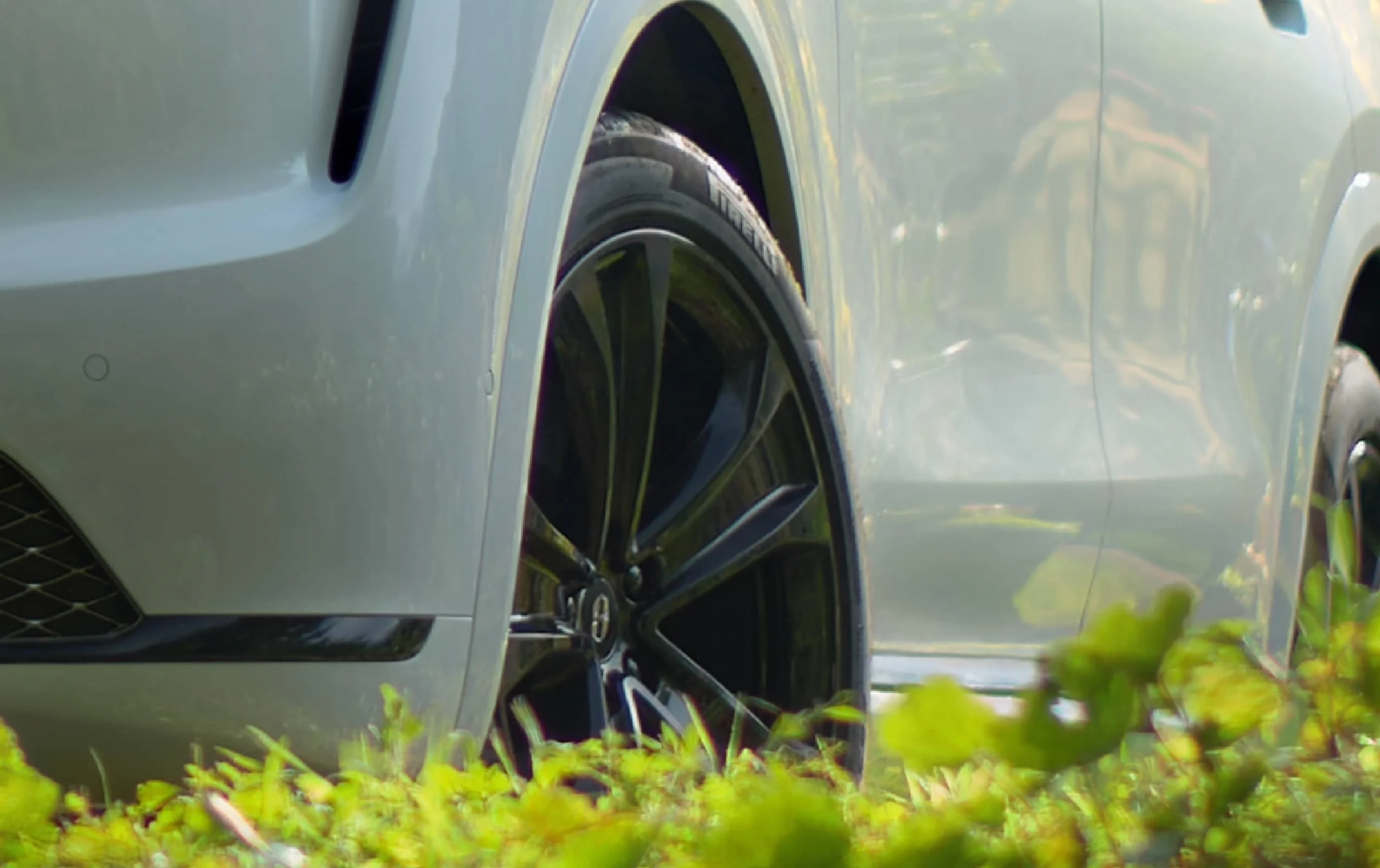 AITO M7 AWD details view