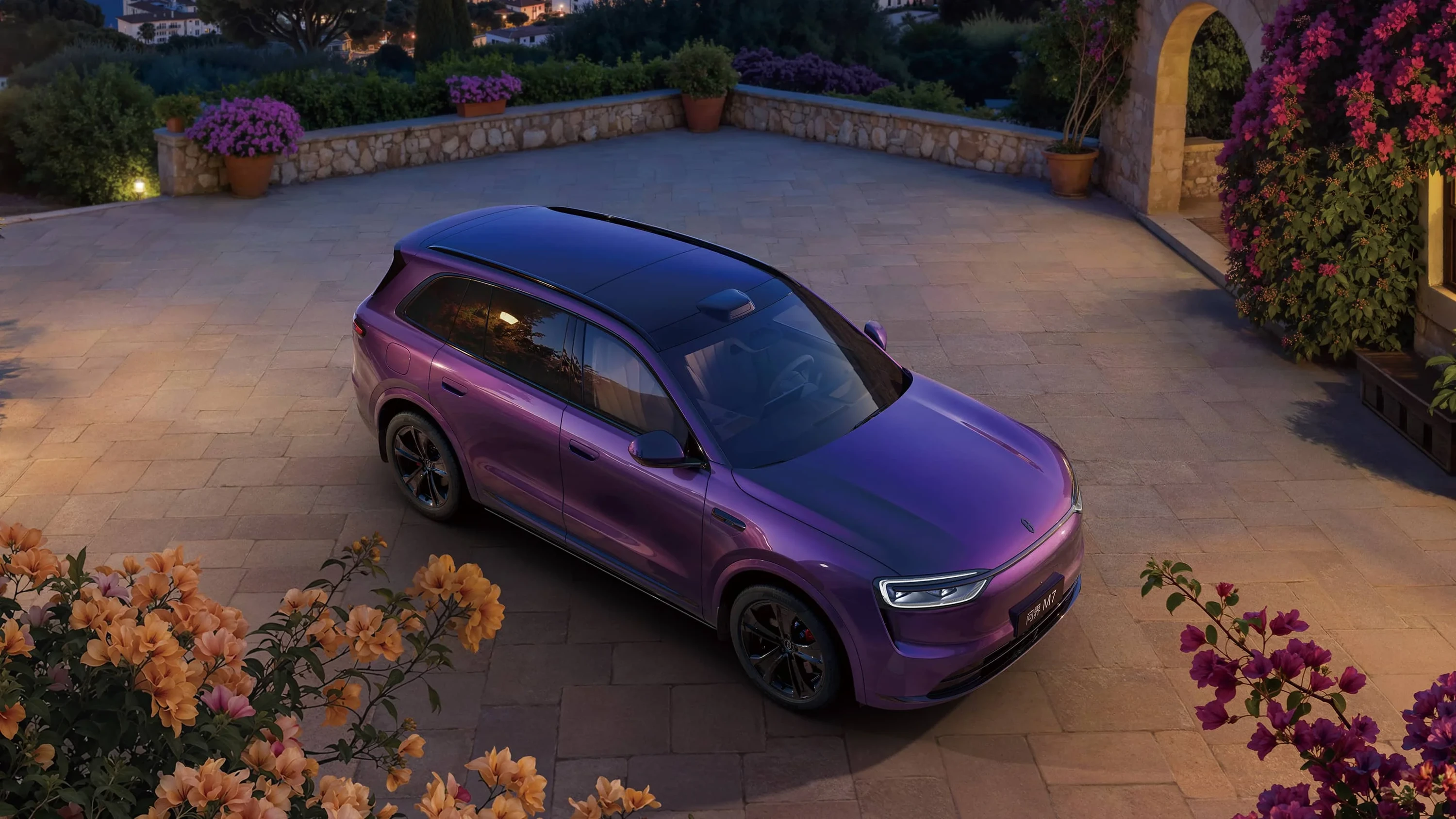 AITO M7 AWD exterior view