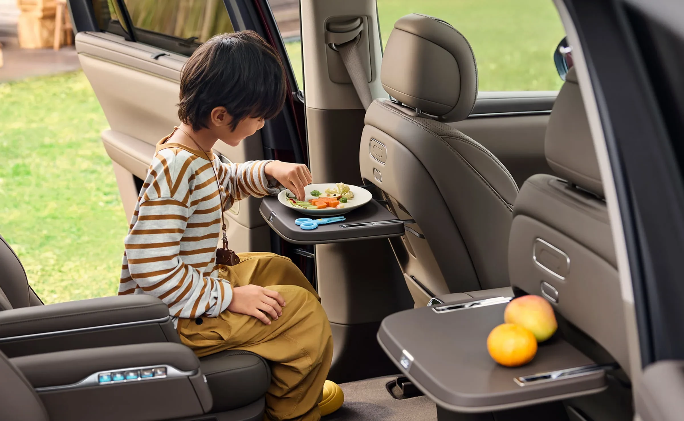 AITO M7 AWD interiorstorage view