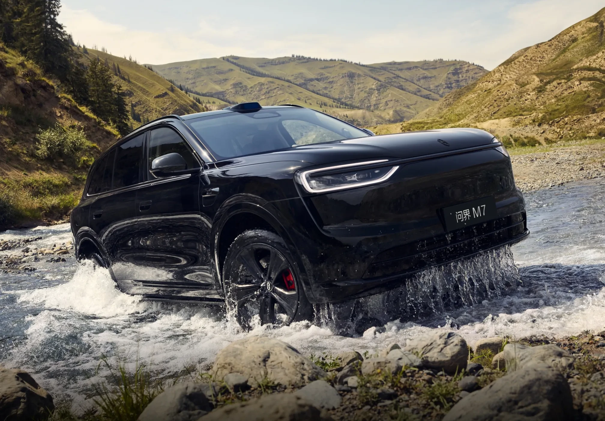AITO M7 AWD dynamic view