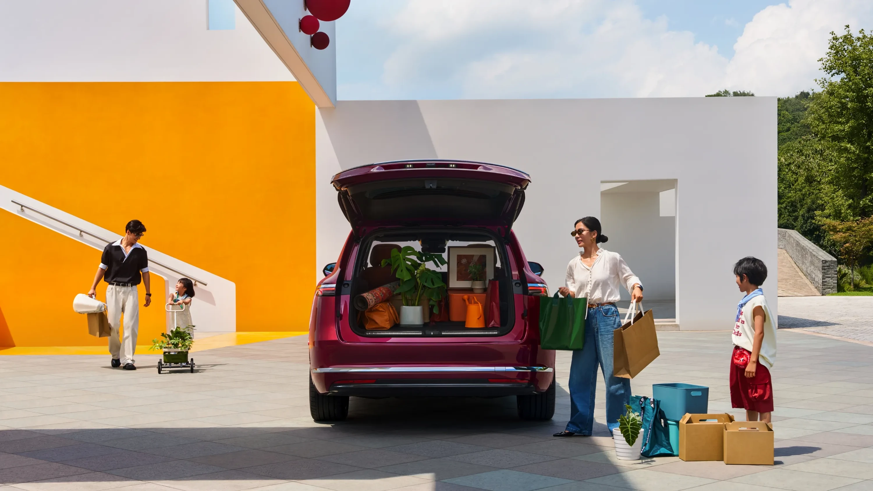 AITO M7 RWD trunk view