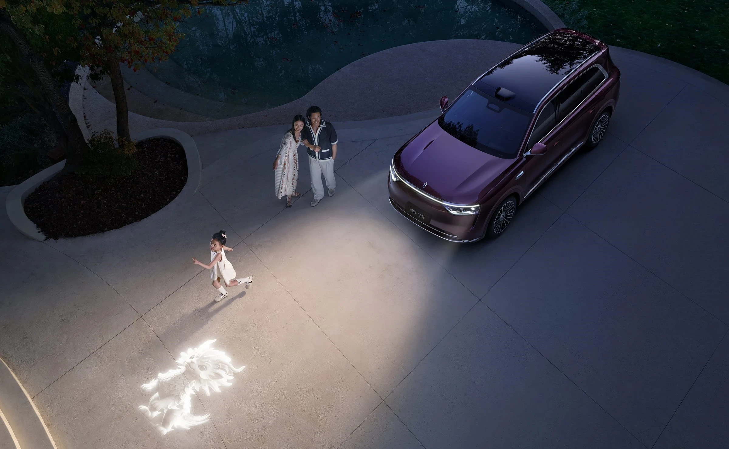 AITO M8 AWD headlights view