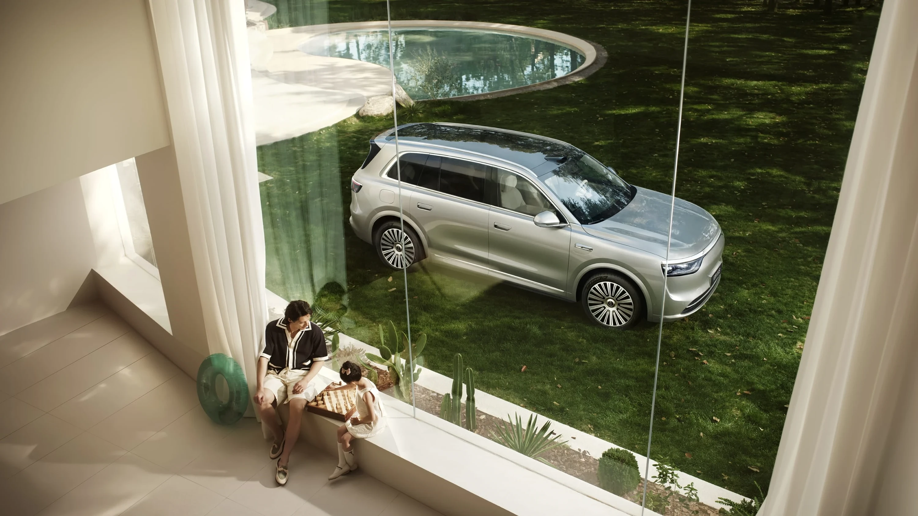 AITO M8 AWD lifestyle view