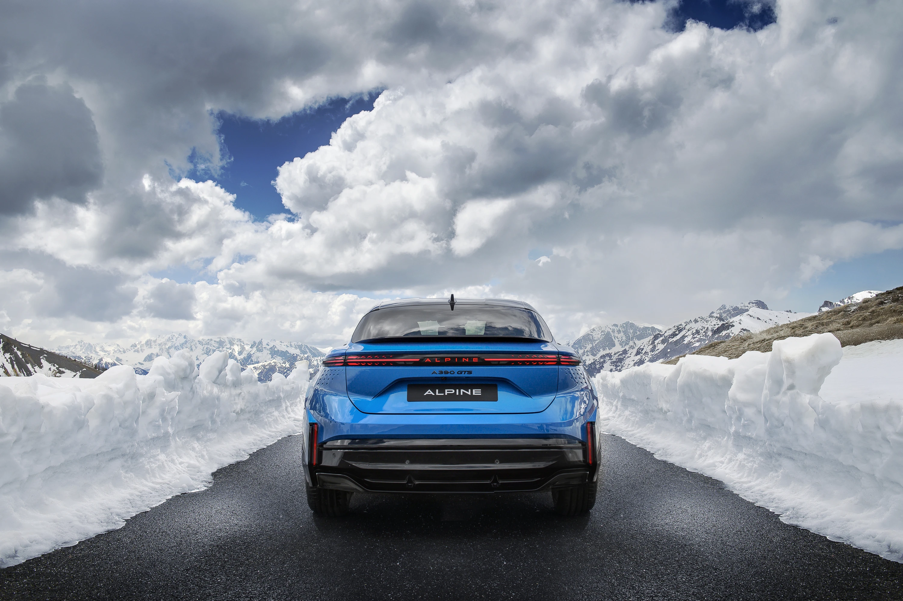 Alpine A390 GT exterior view