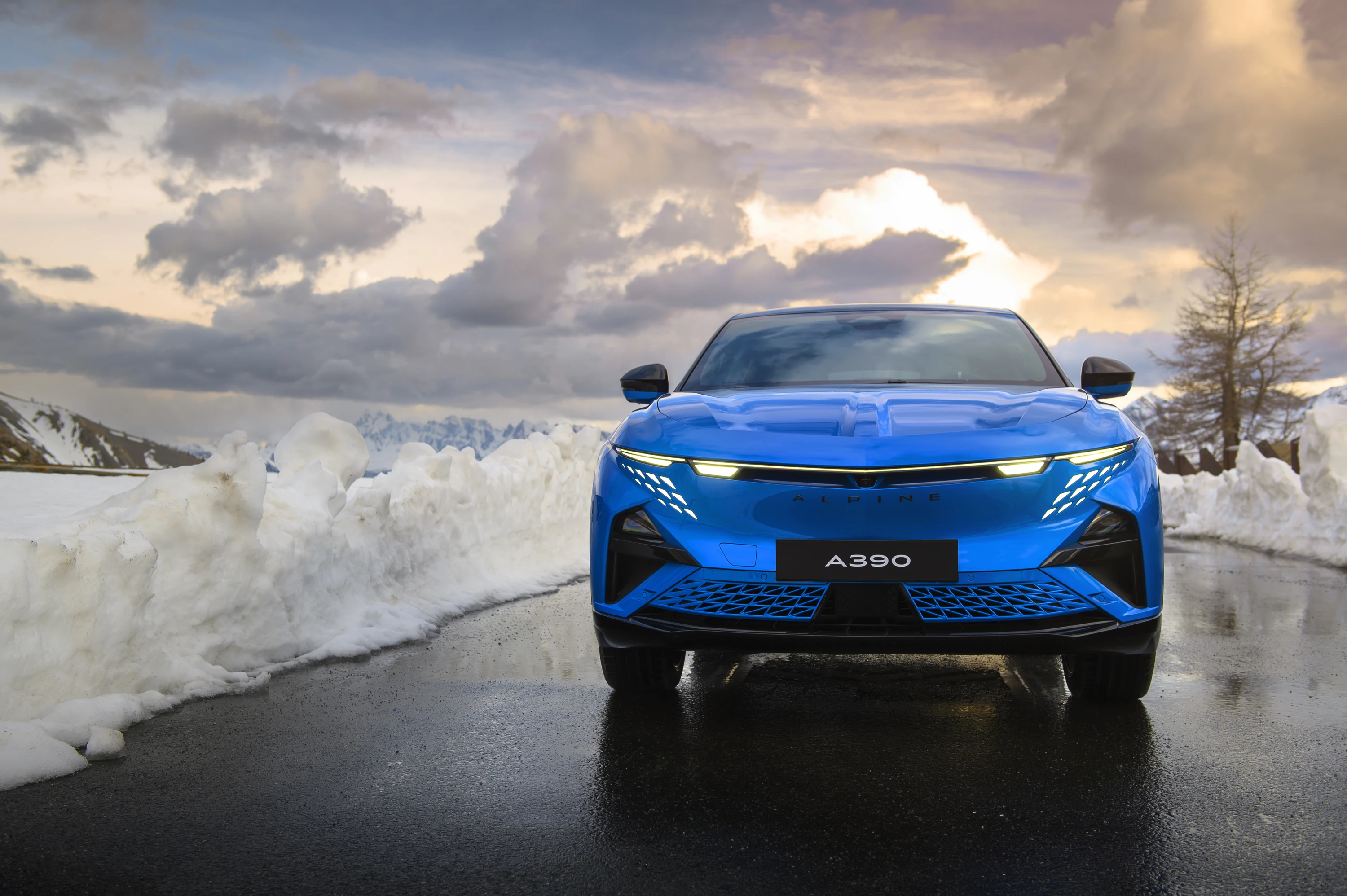 Alpine A390 GT exterior view