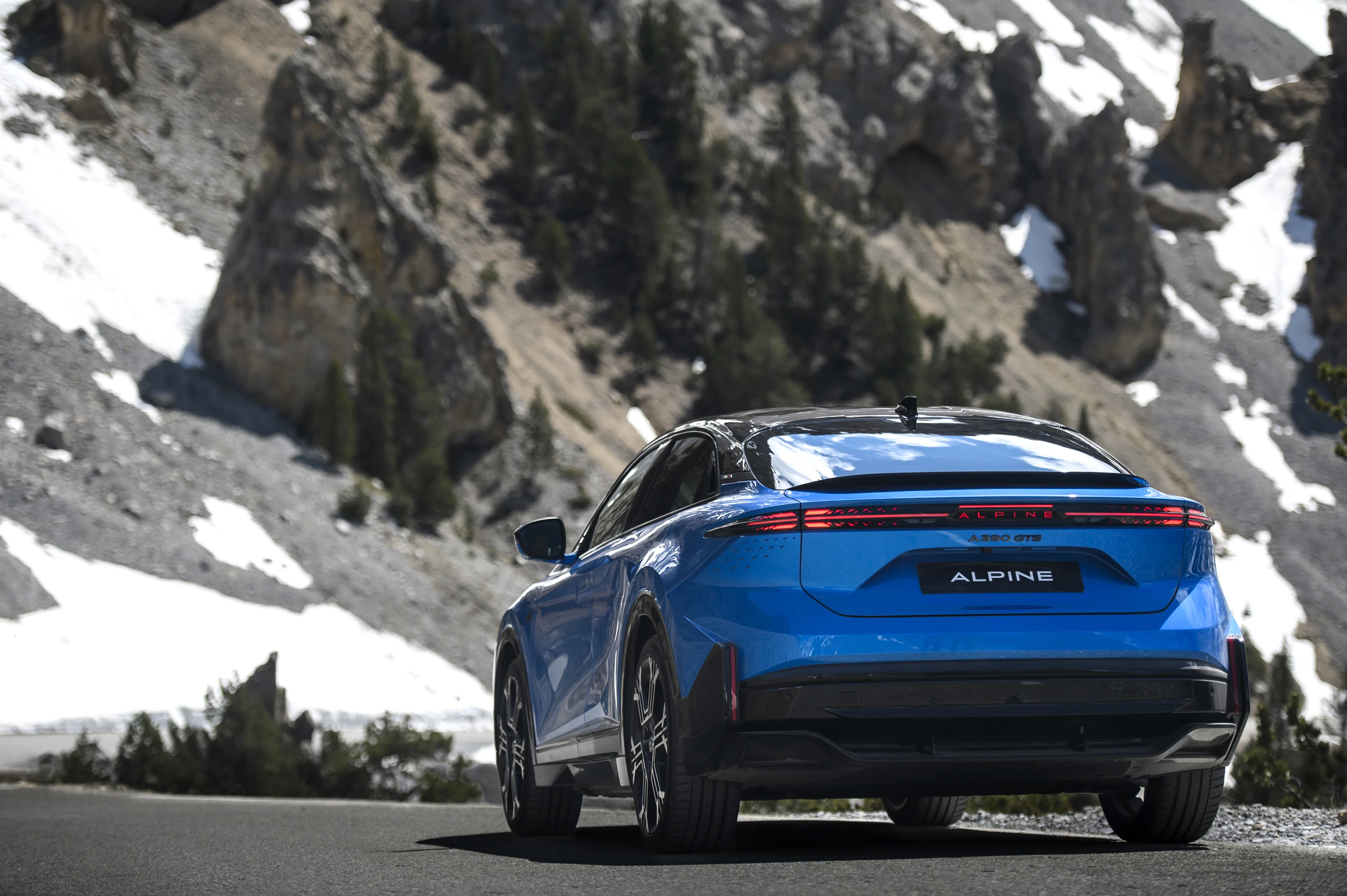 Alpine A390 GT exterior view