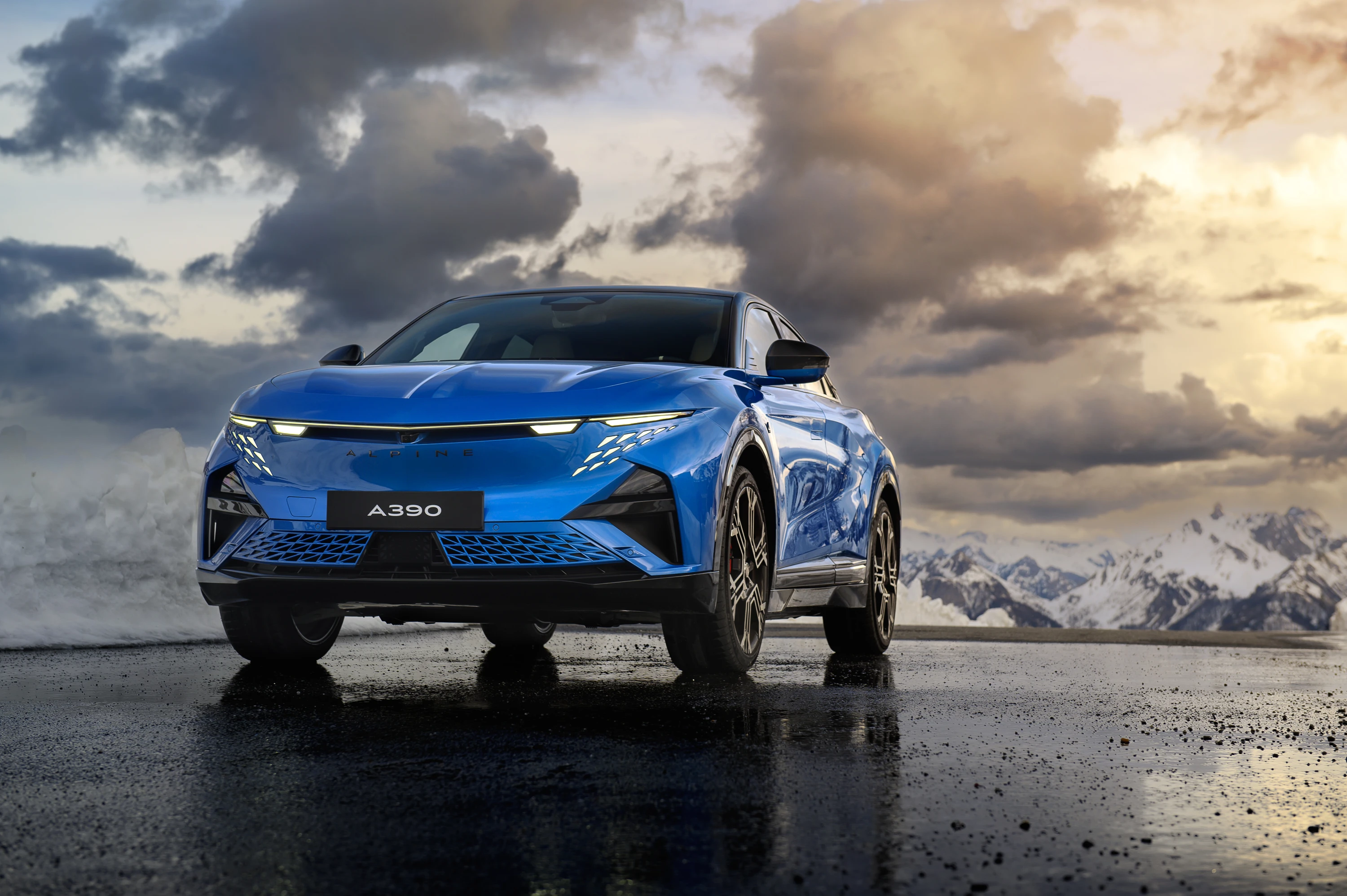 Alpine A390 GT exterior view