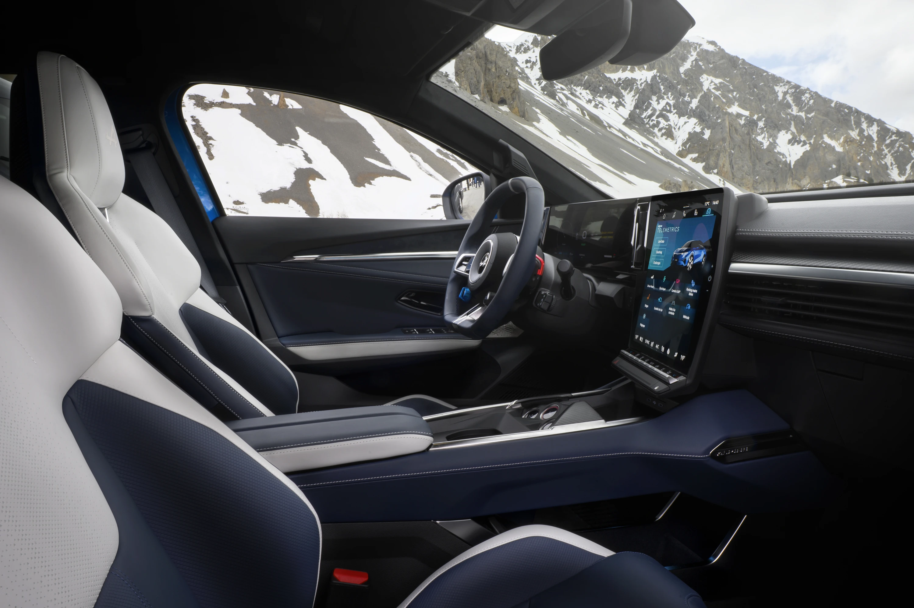 Alpine A390 GT frontseats view