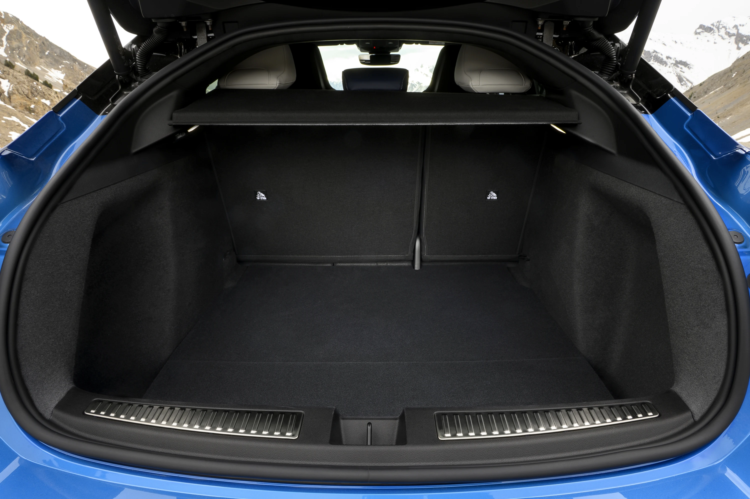 Alpine A390 GTS trunk view