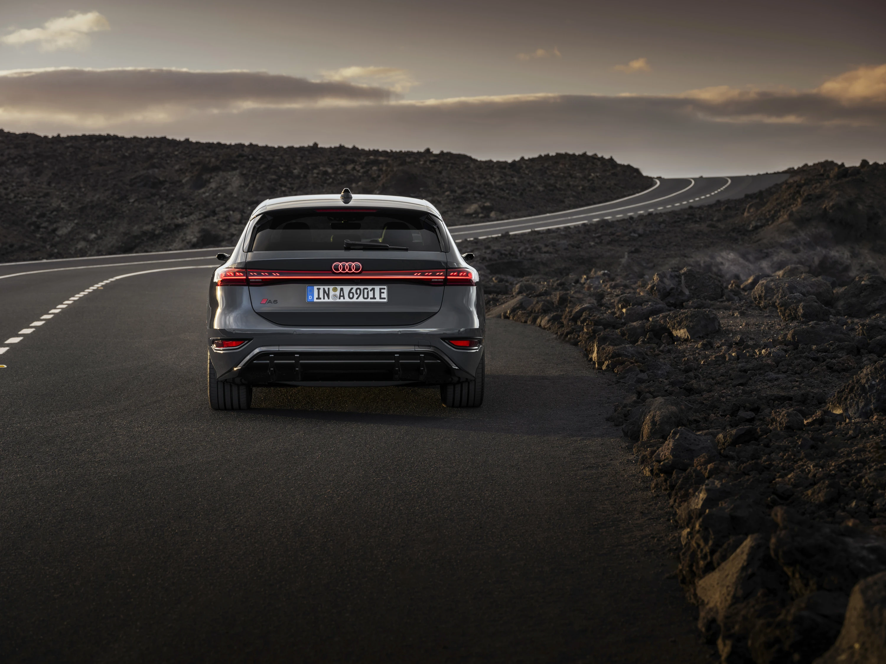 Audi A6 Avant e-tron exterior view