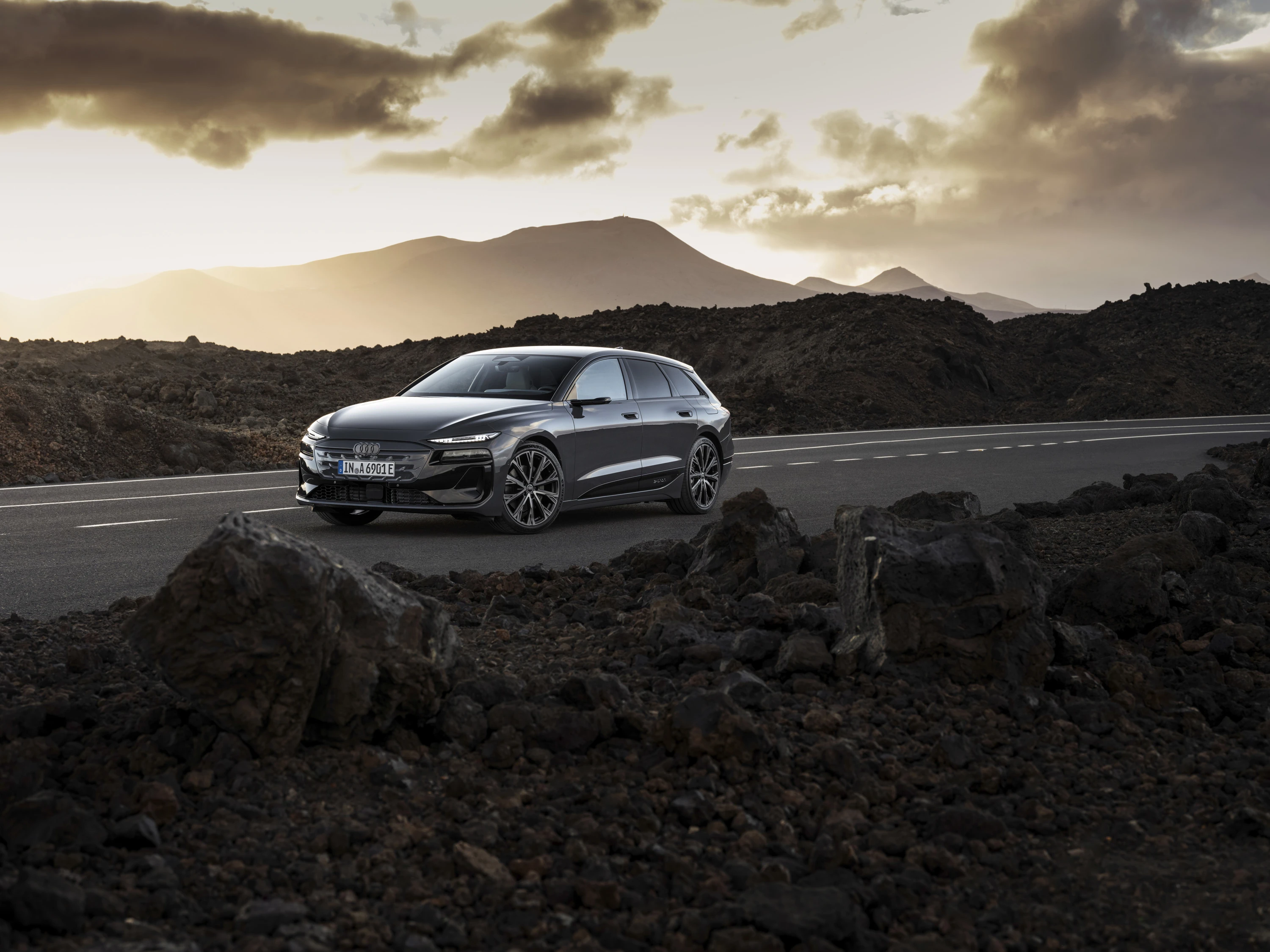 Audi A6 Avant e-tron performance exterior view