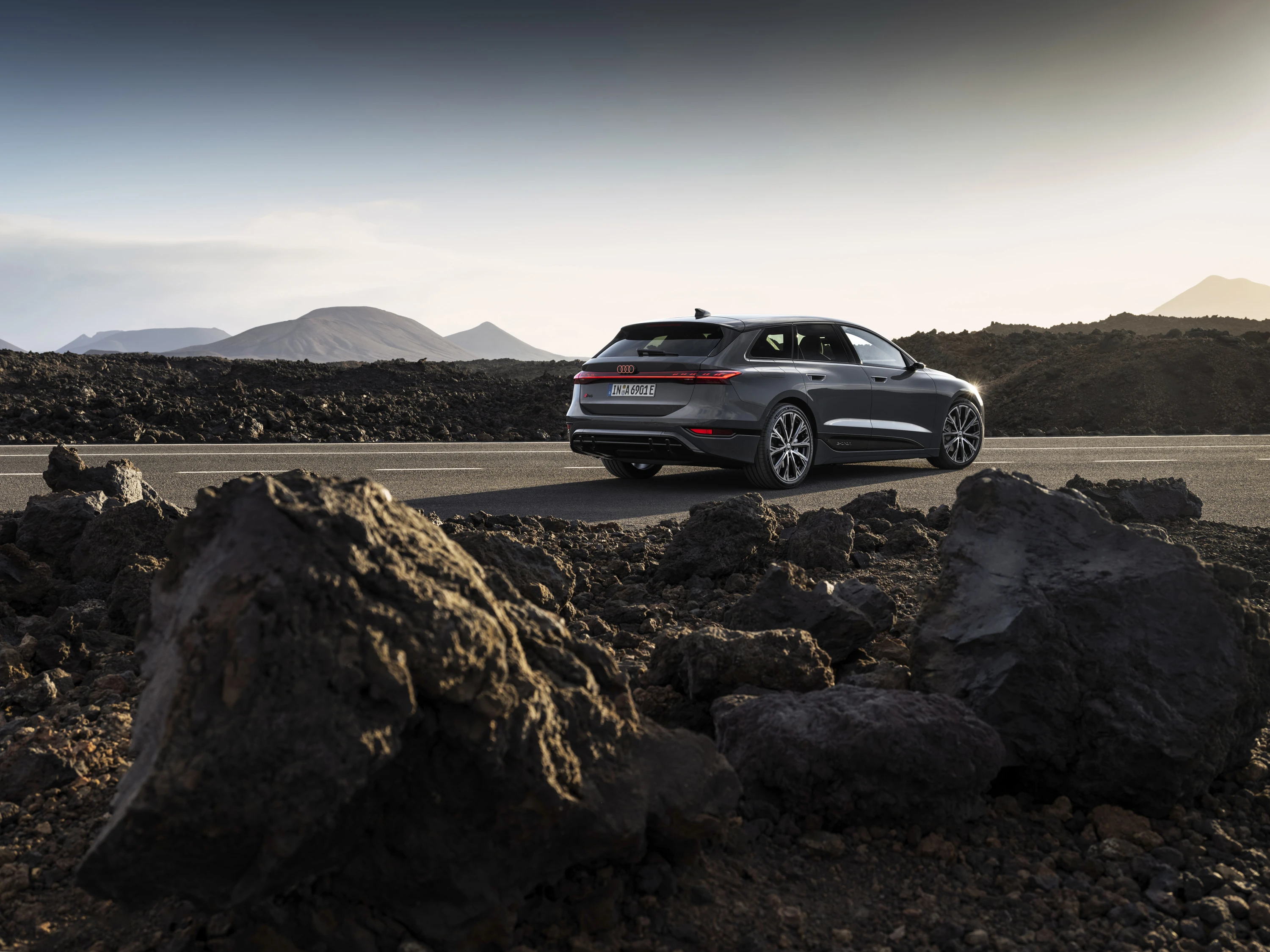 Audi A6 Avant e-tron quattro exterior view