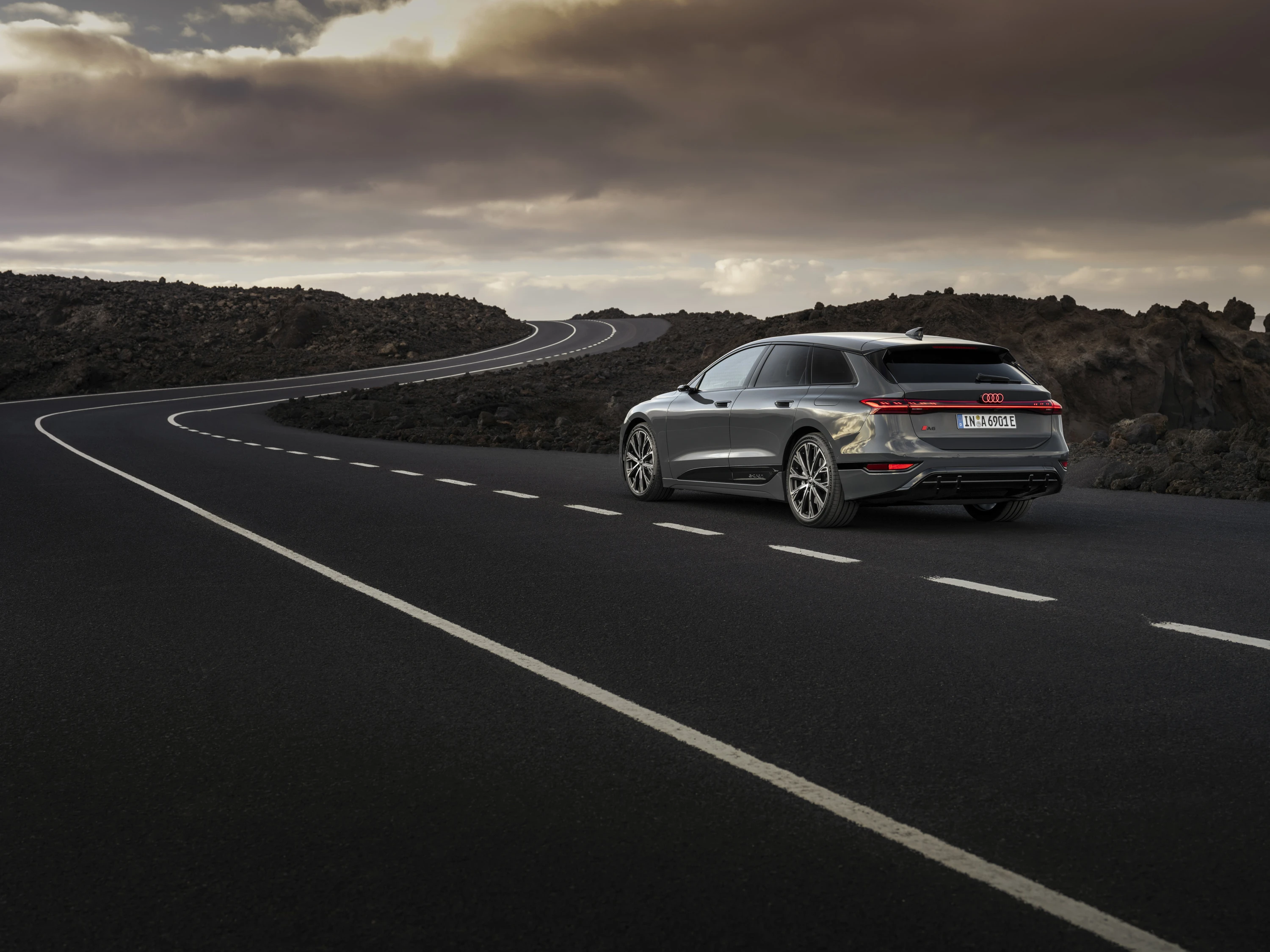 Audi A6 Avant e-tron quattro exterior view