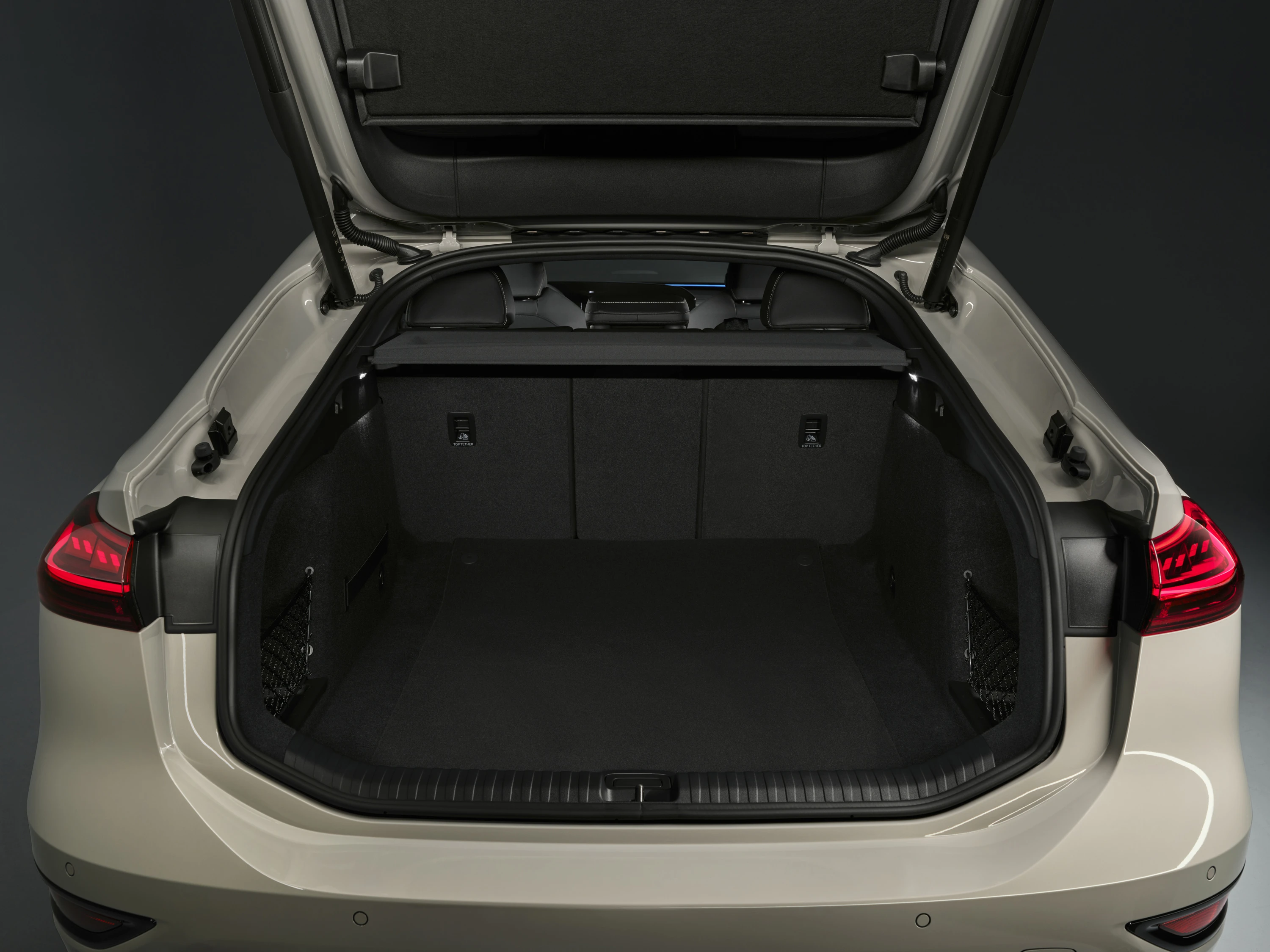 Audi A6 Sportback e-tron trunk view
