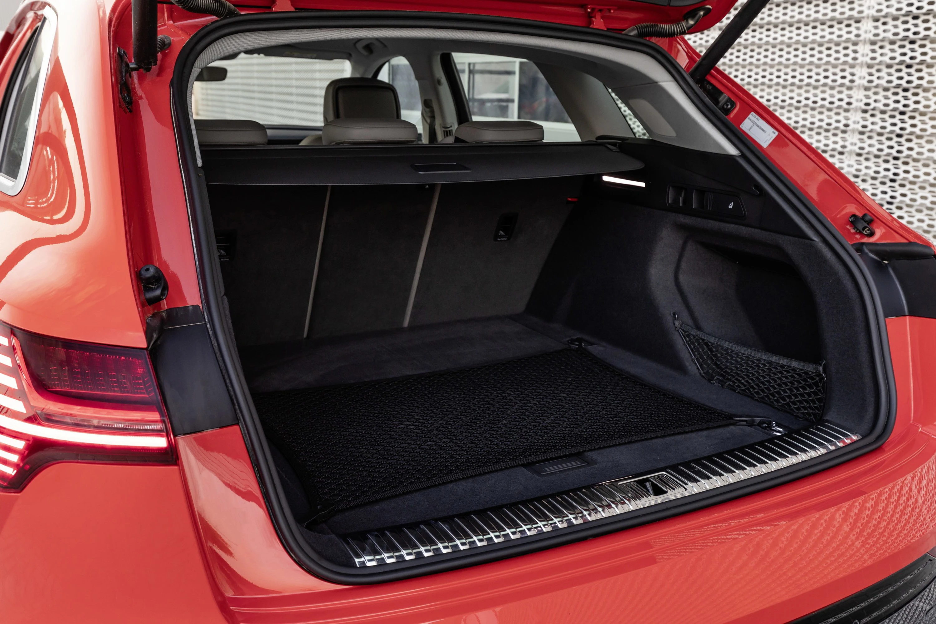 Audi e-tron 55 trunk view