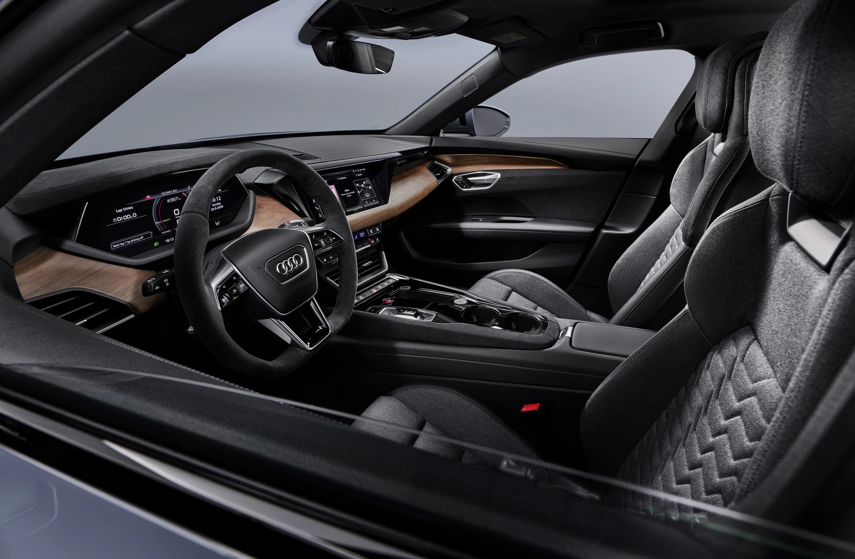 Audi e-tron GT (GEN1) interior view