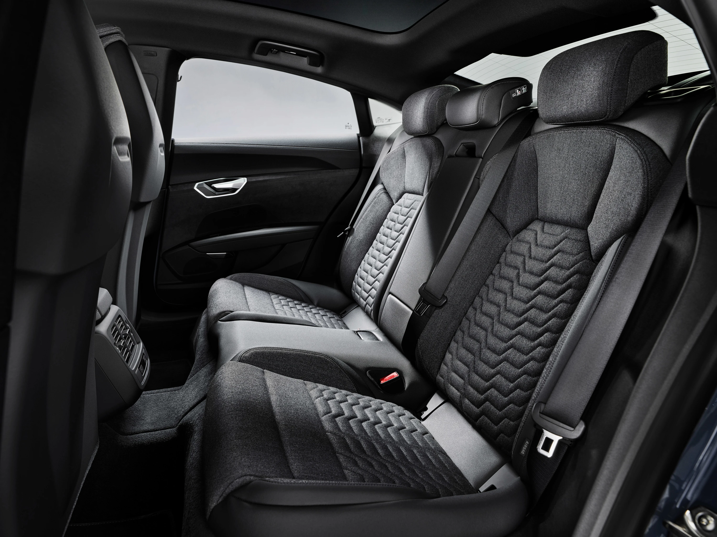 Audi e-tron GT (GEN1) secondrowseats view