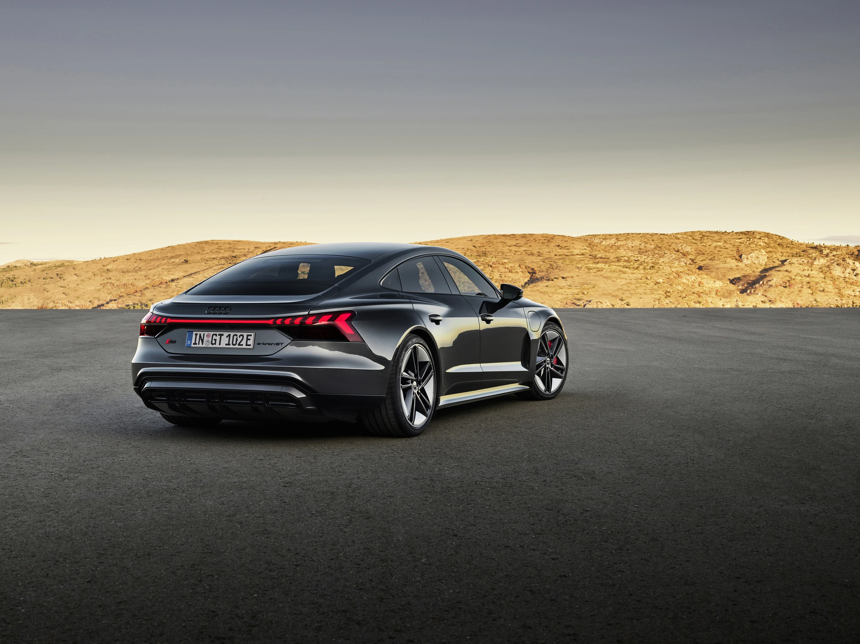 Audi RS e-tron GT (GEN1) exterior view