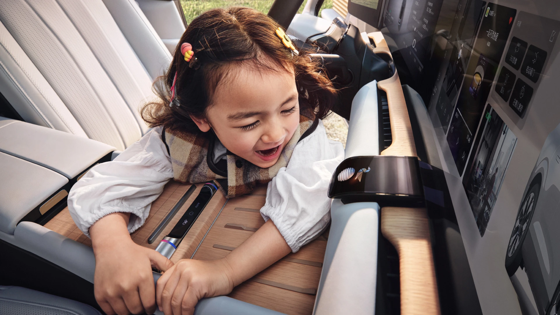 Audi e7x Pioneer Long-Range lifestyle view