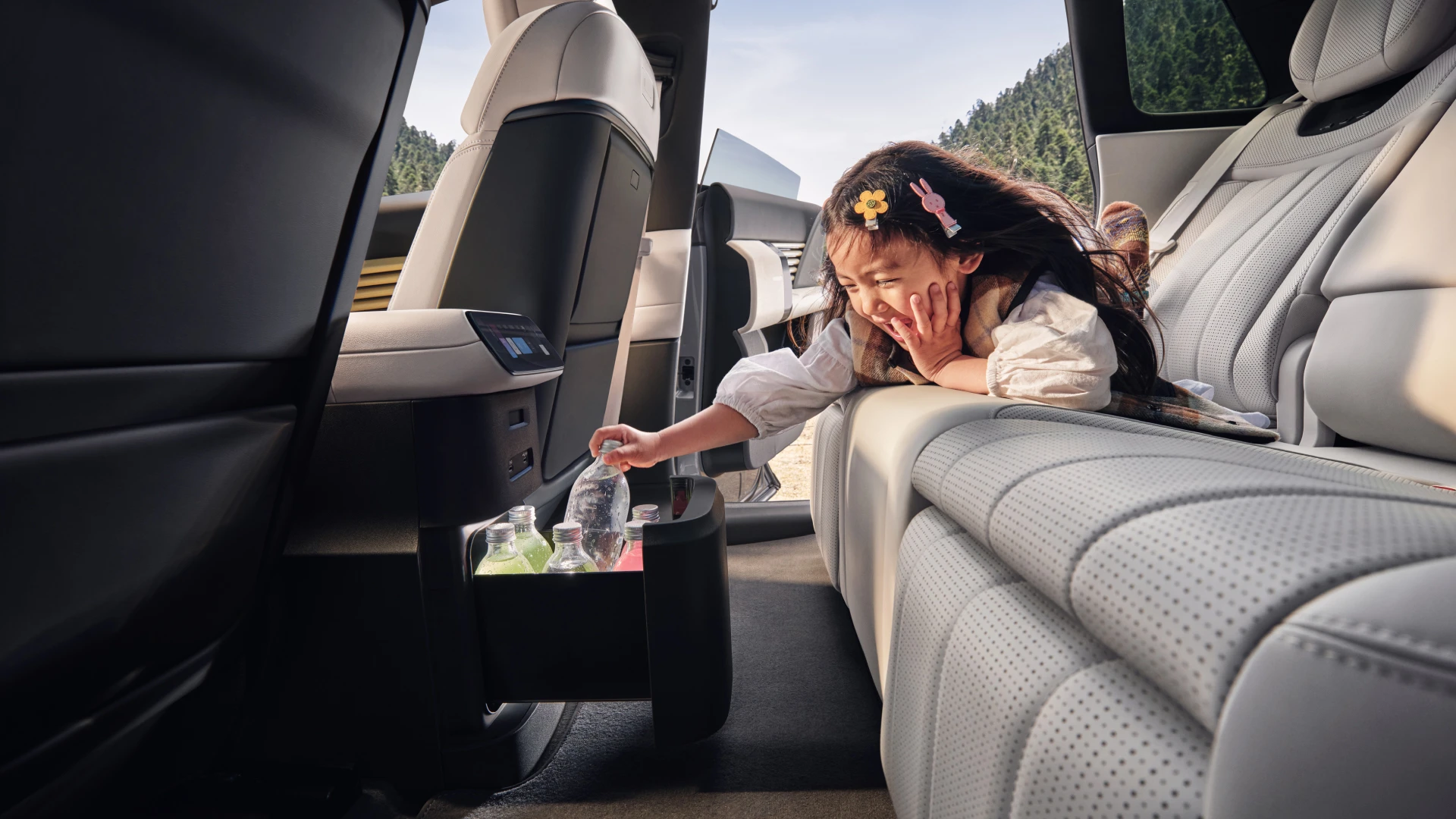 Audi e7x Pioneer Long-Range interiorstorage view