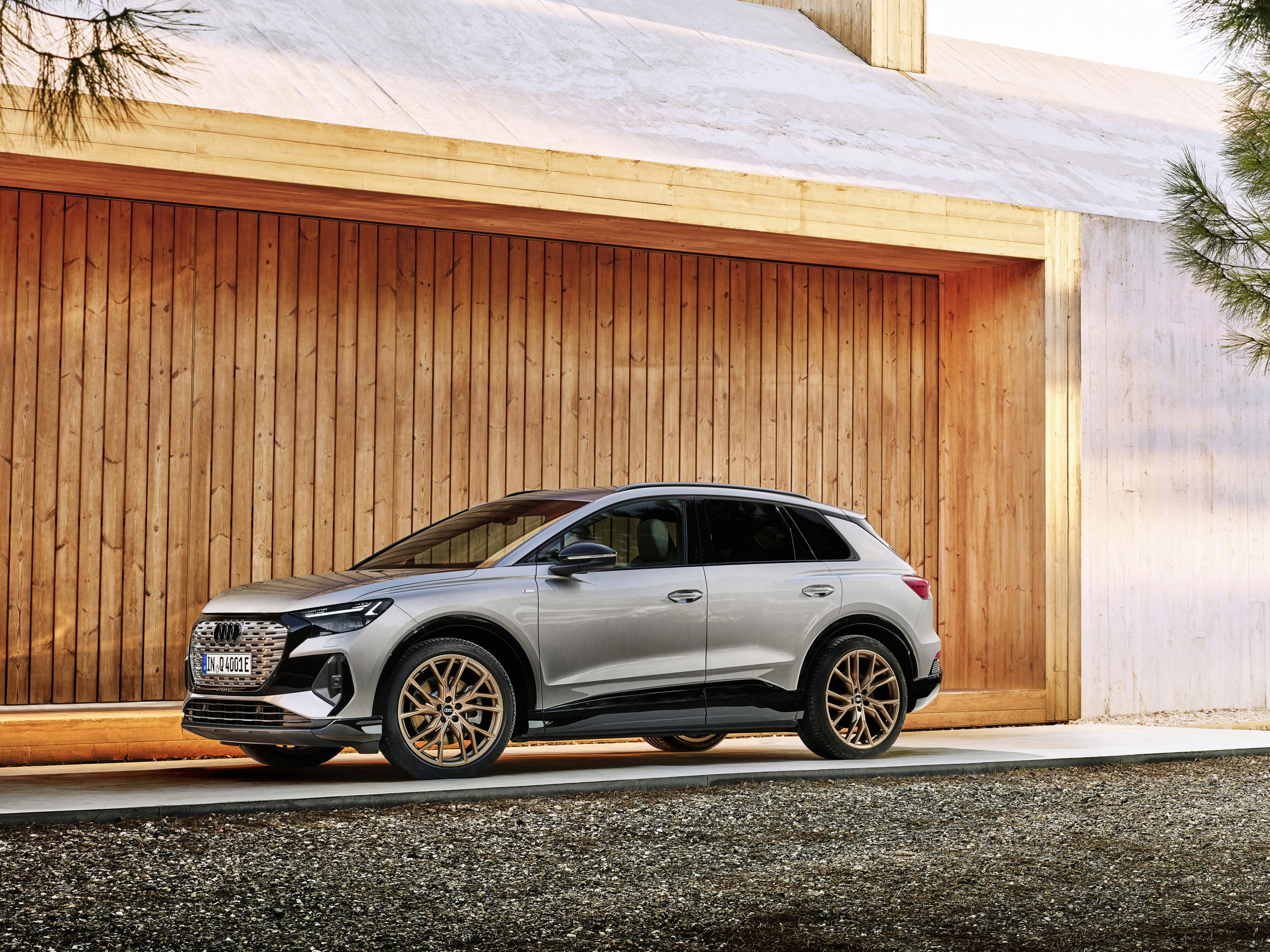 Audi Q4 35 e-tron (GEN1) exterior view