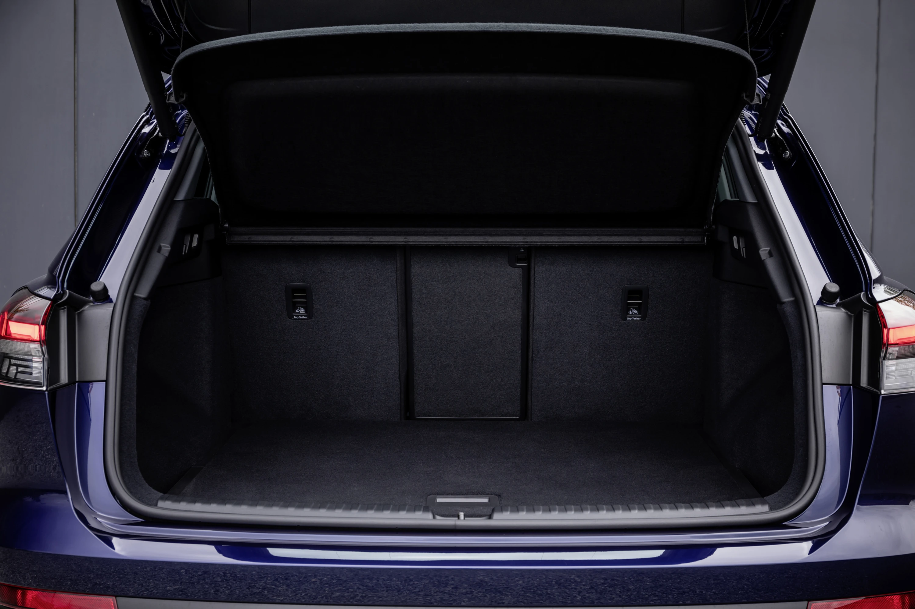 Audi Q4 40 e-tron trunk view