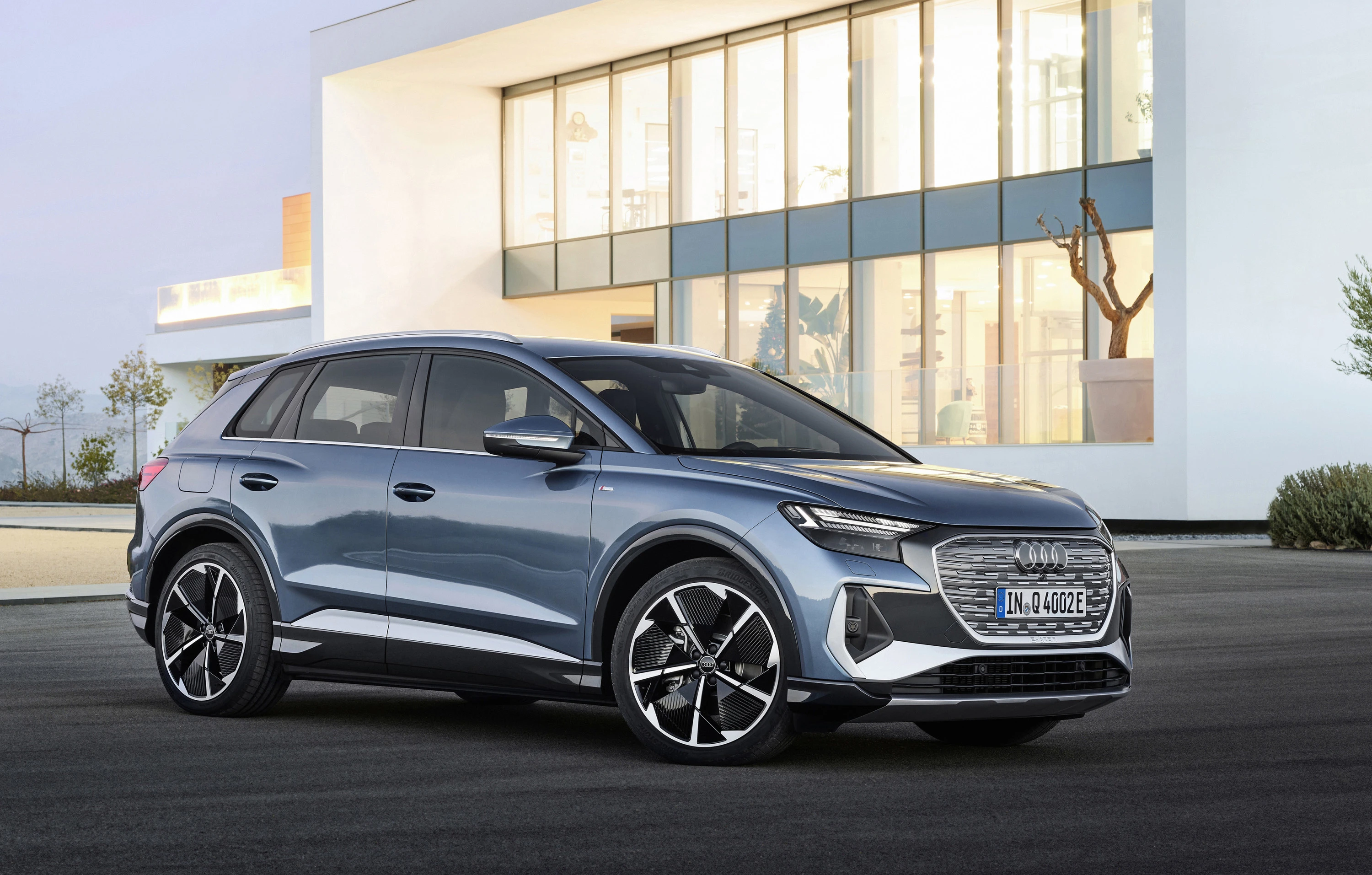 Audi Q4 45 e-tron quattro exterior view
