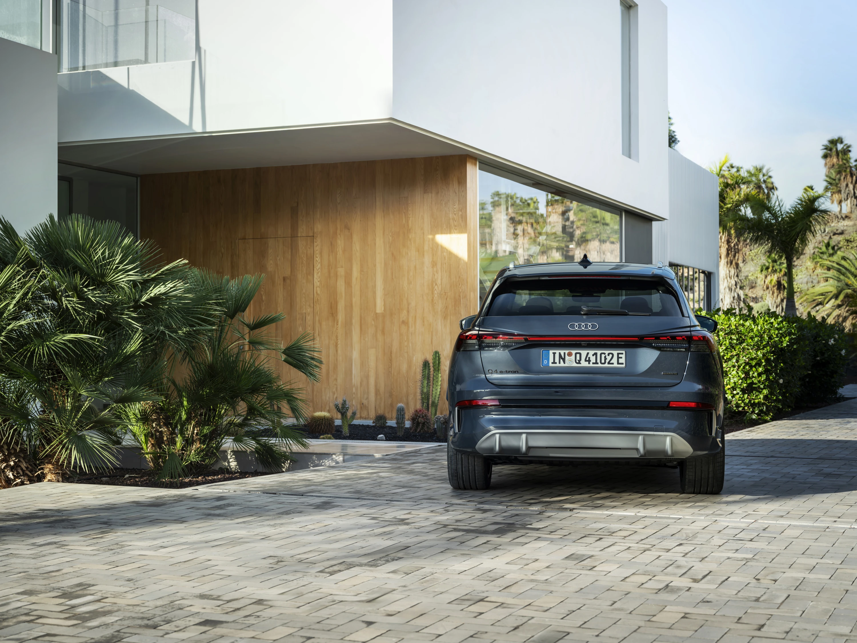 Audi Q4 e-tron performance exterior view