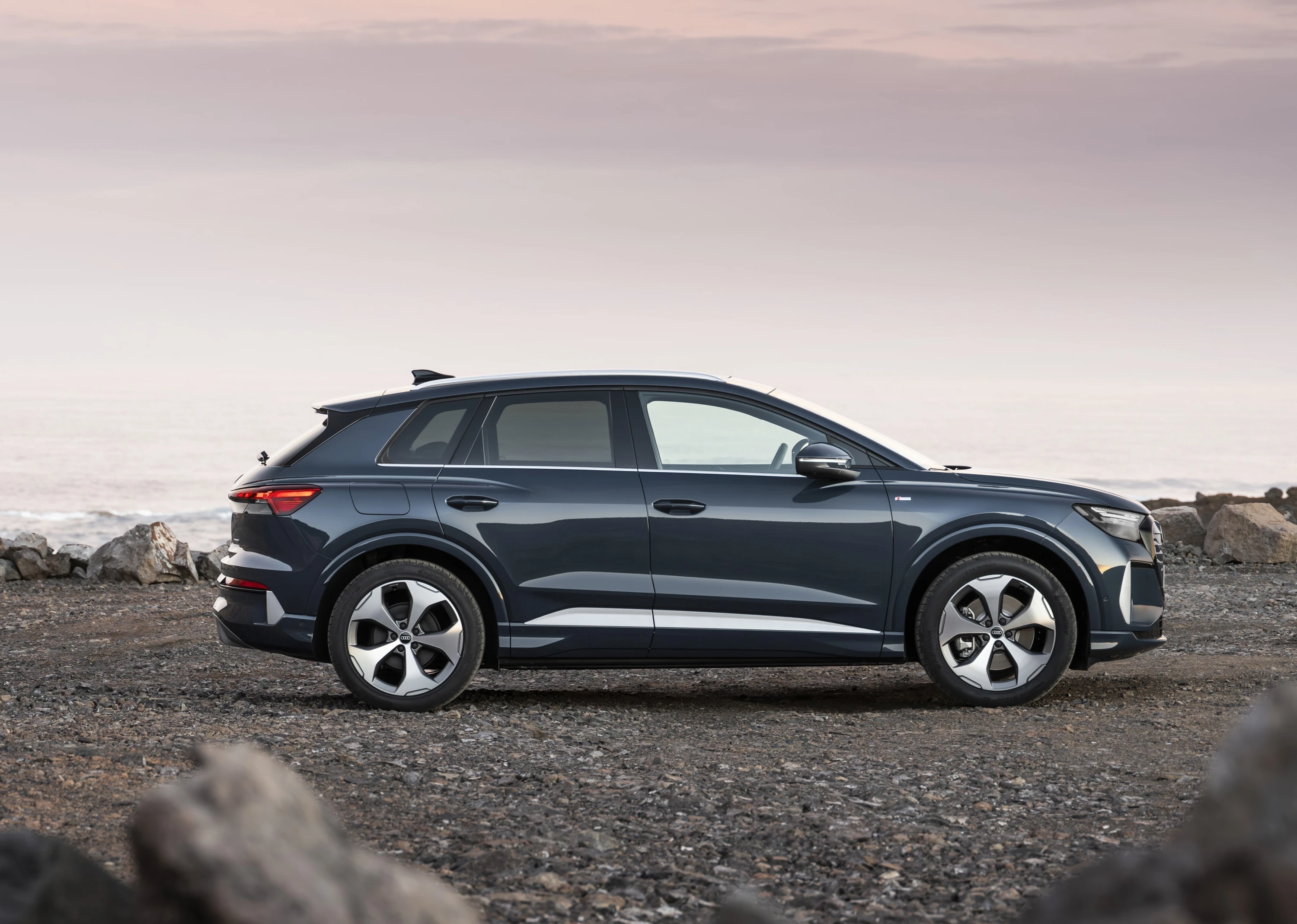 Audi Q4 e-tron performance exterior view