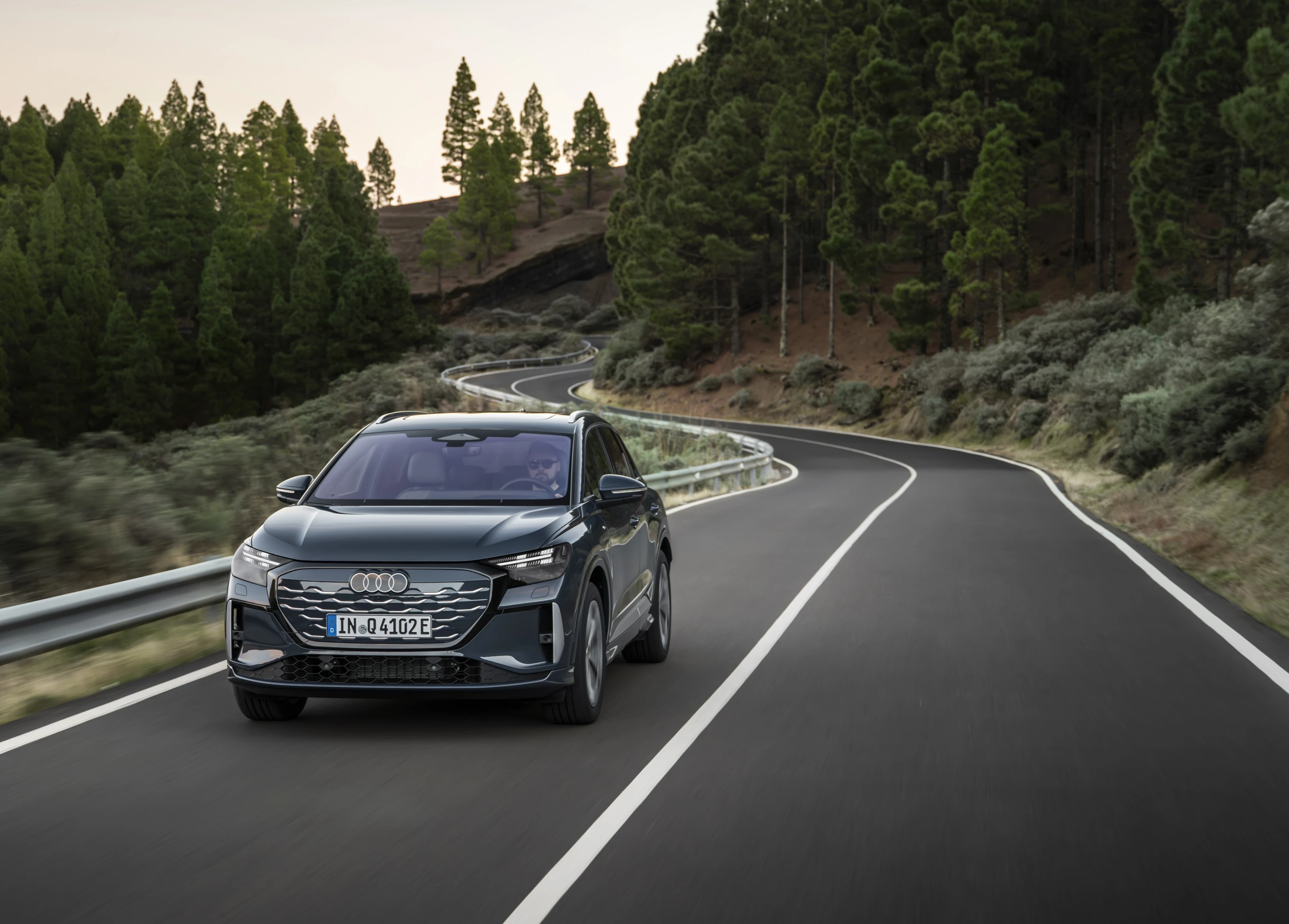 Audi Q4 e-tron quattro performance exterior view