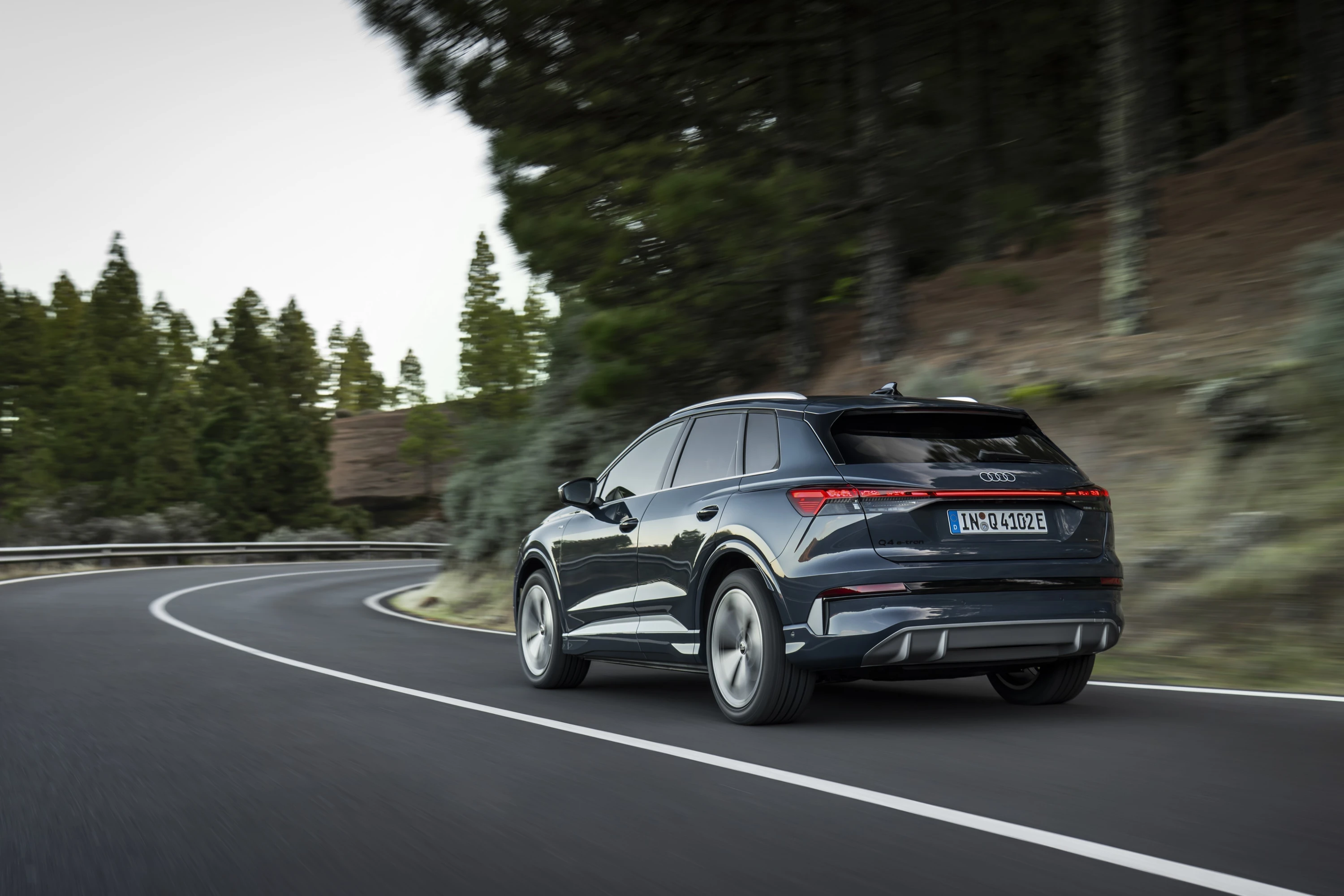 Audi Q4 e-tron quattro performance exterior view