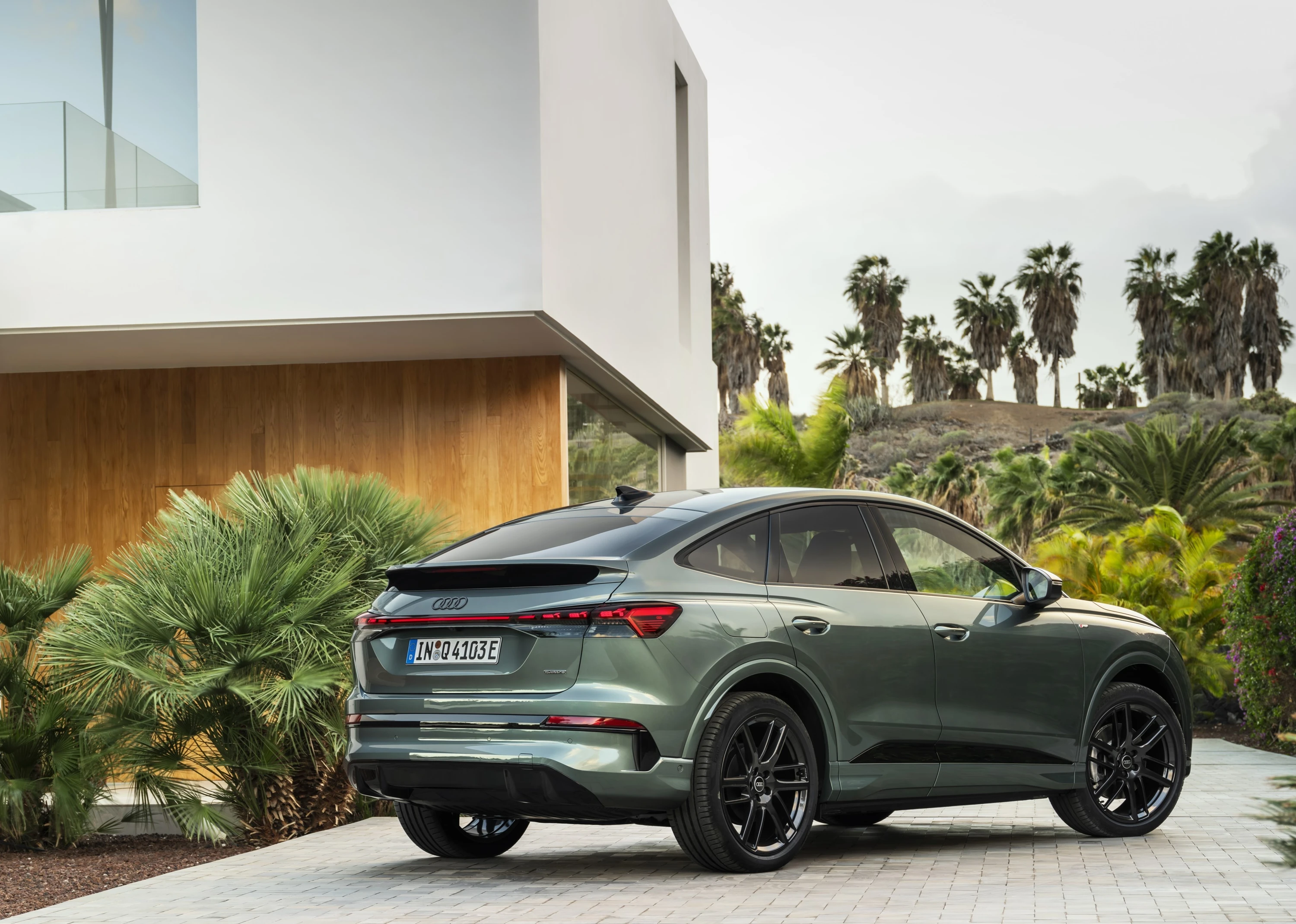 Audi Q4 e-tron Sportback performance exterior view