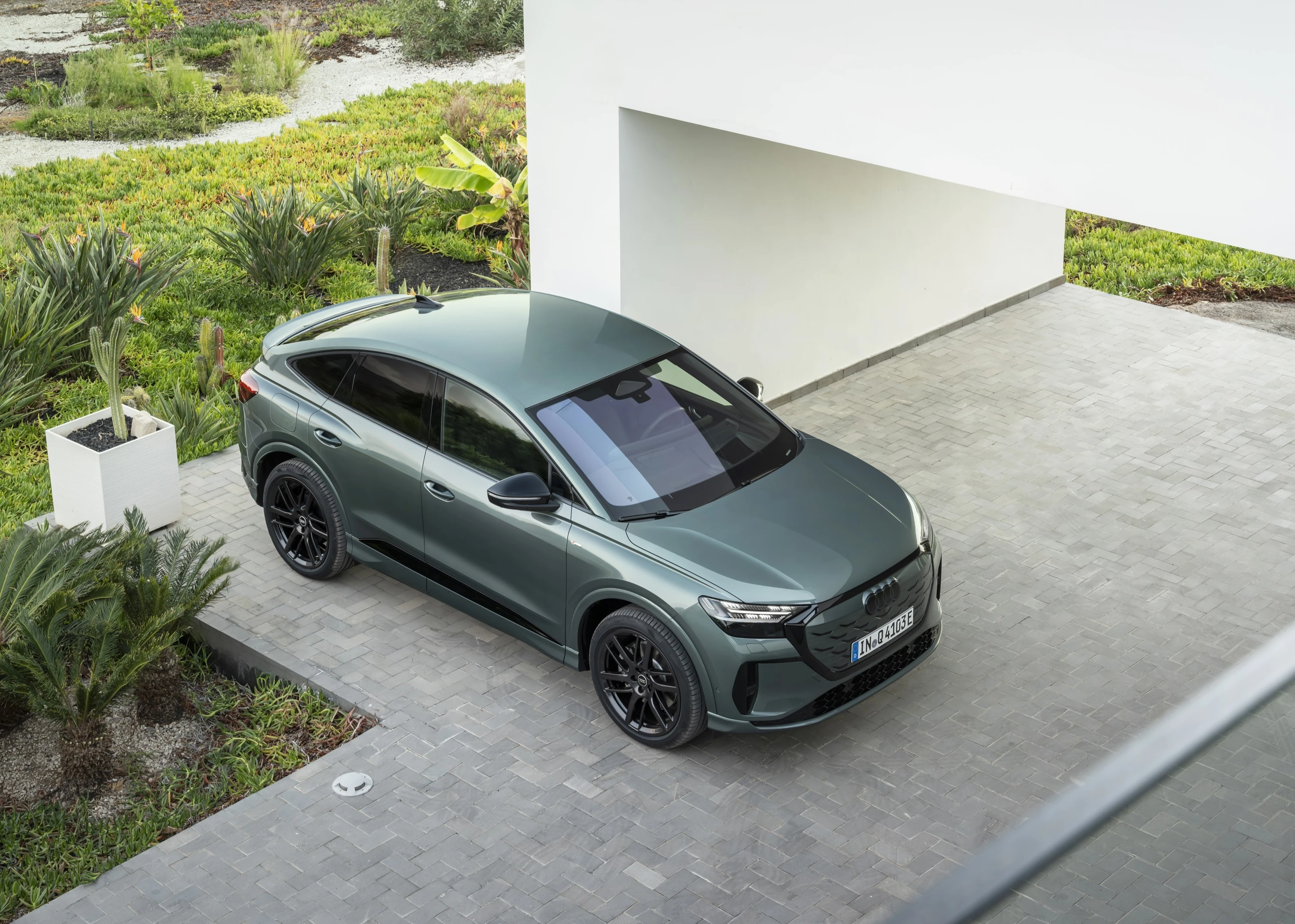 Audi Q4 e-tron Sportback quattro performance exterior view