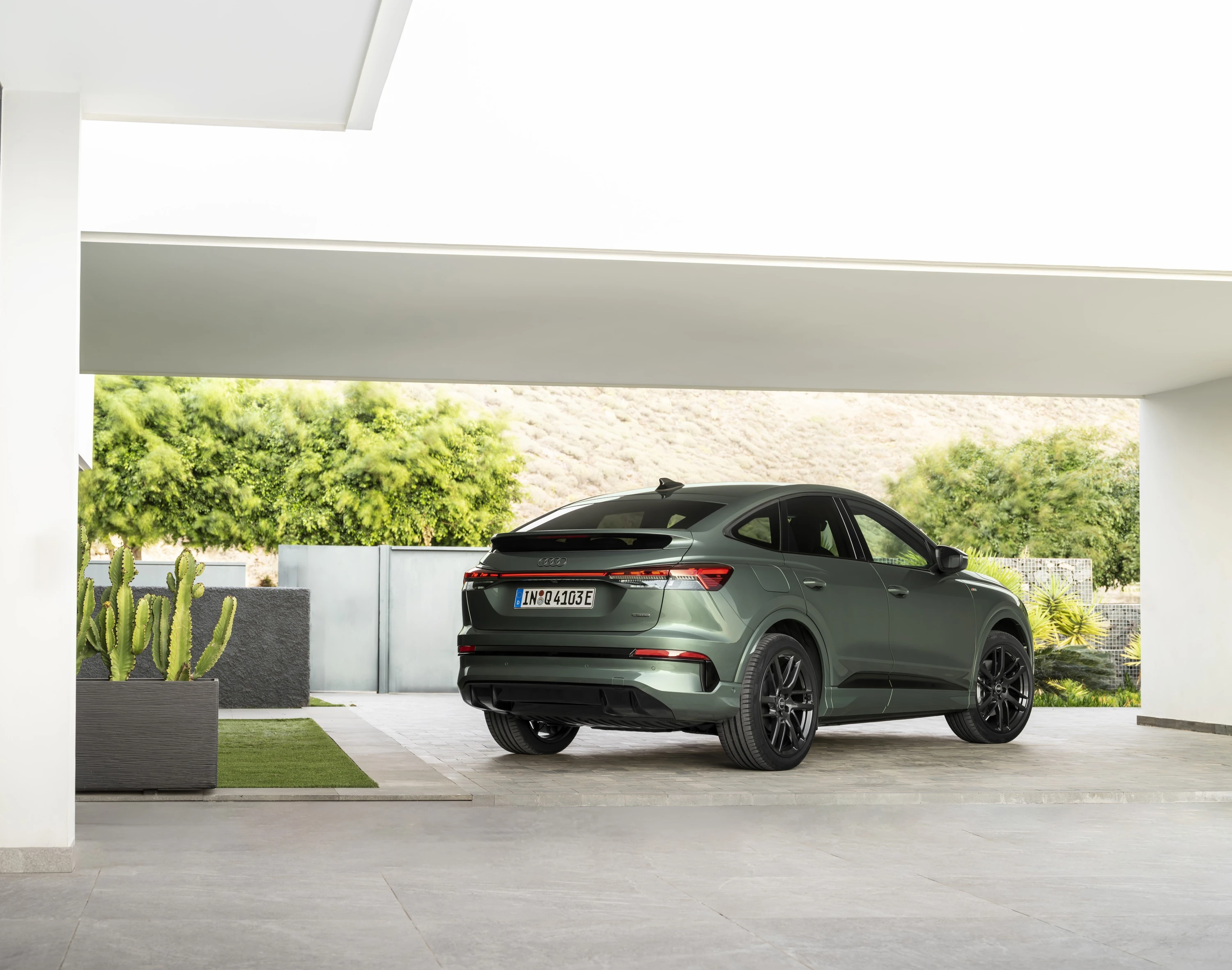 Audi Q4 e-tron Sportback quattro performance exterior view