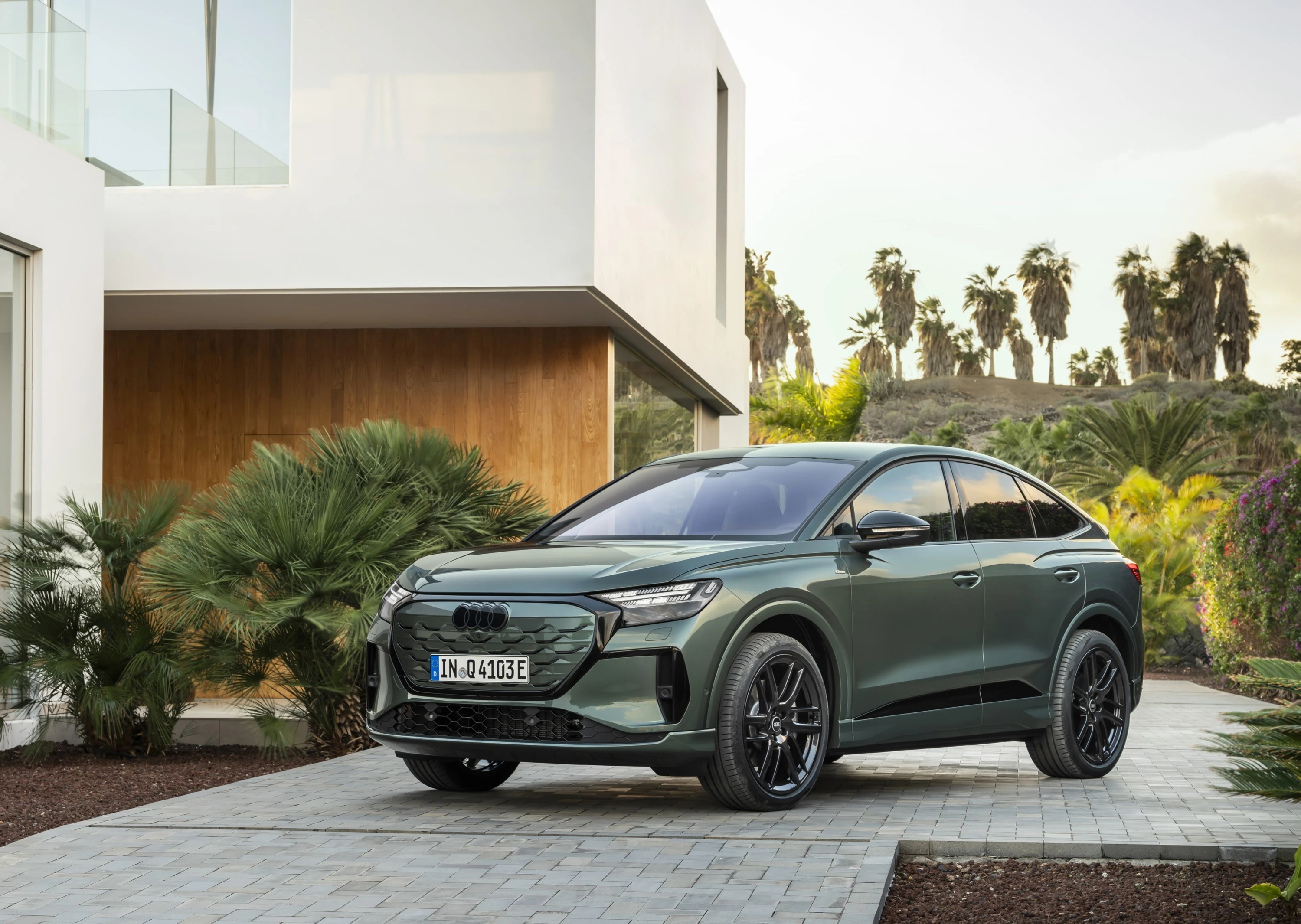 Audi Q4 e-tron Sportback quattro performance exterior view