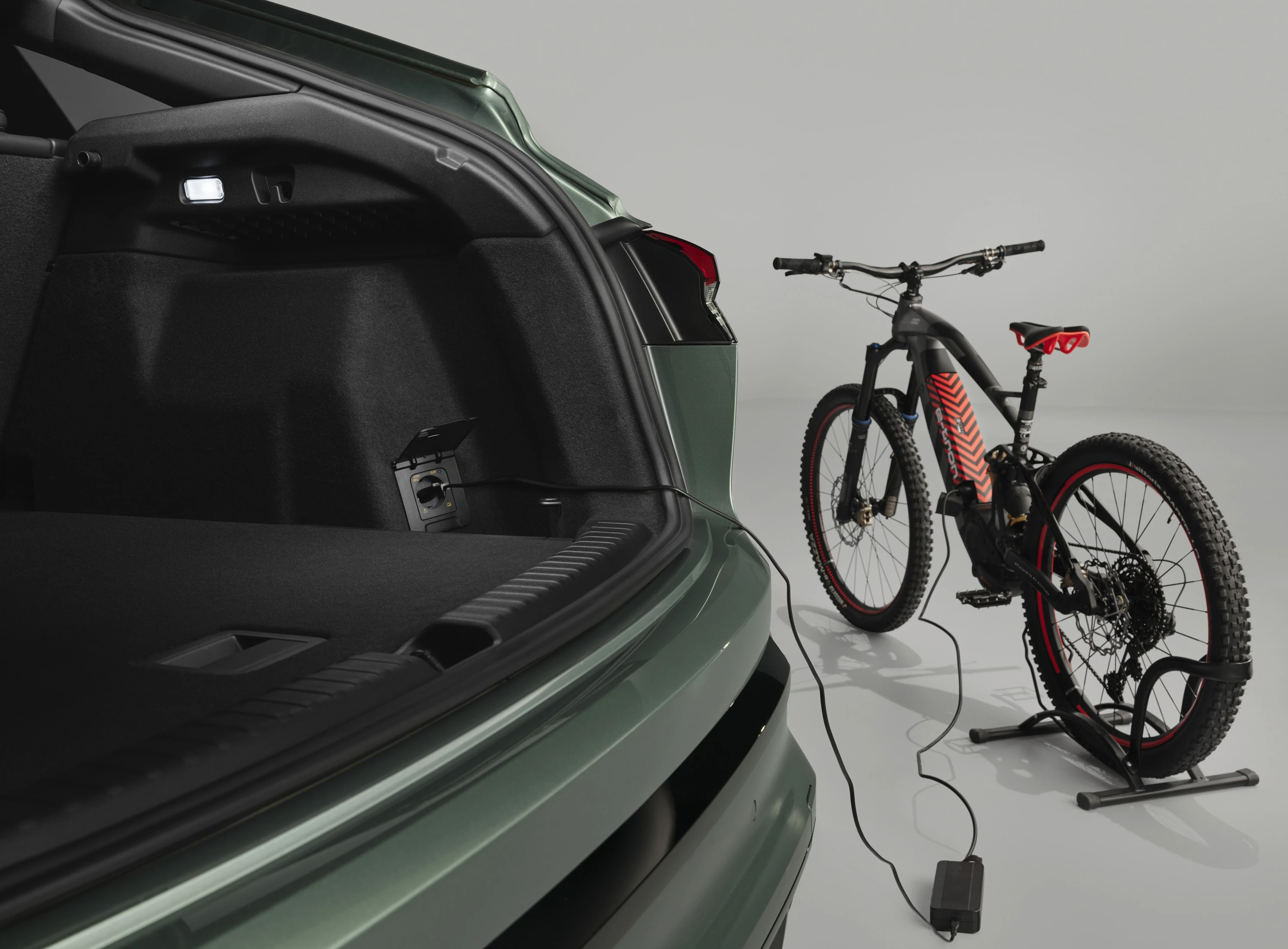 Audi Q4 e-tron Sportback quattro performance technology view