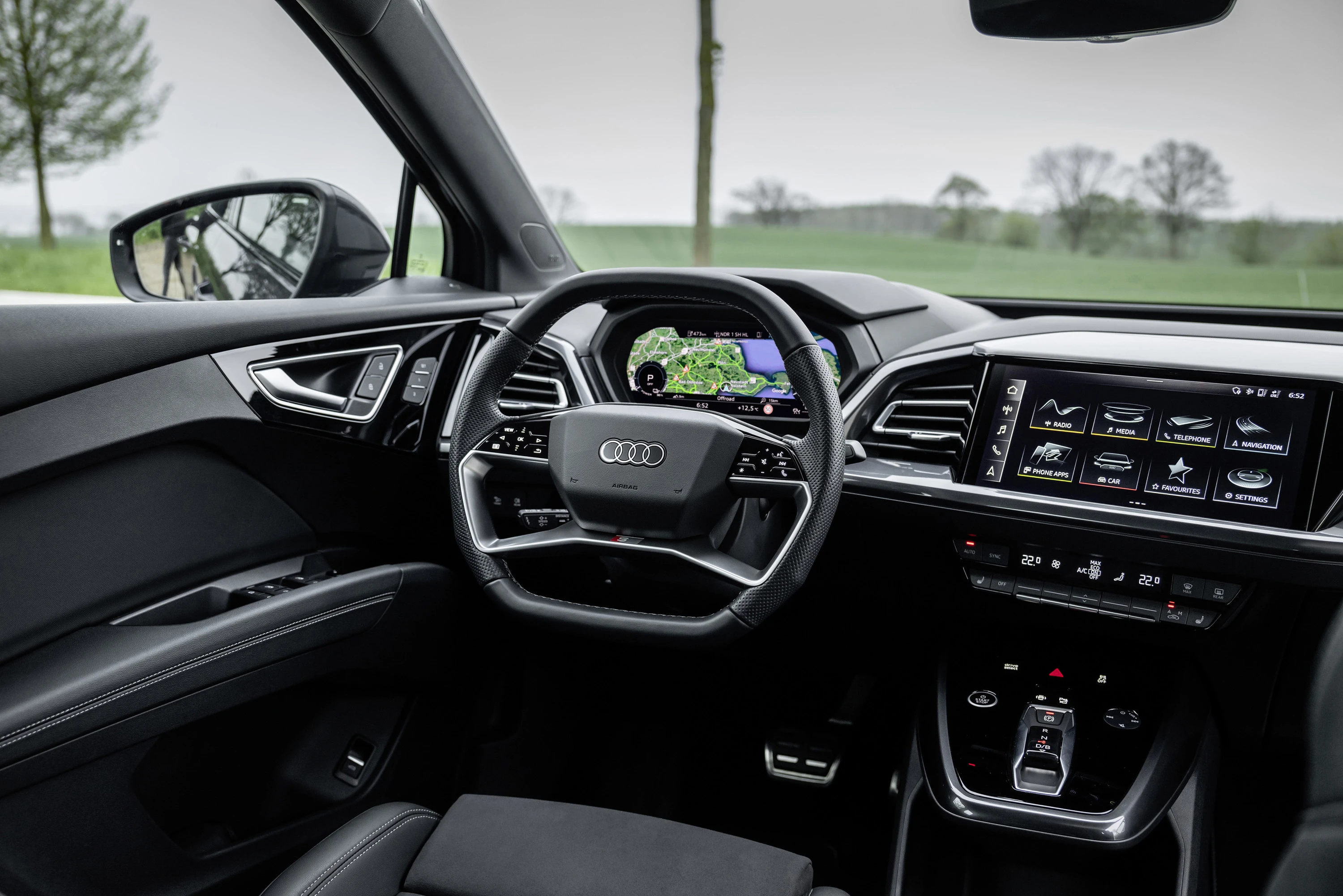 Audi Q4 Sportback 40 e-tron screens view