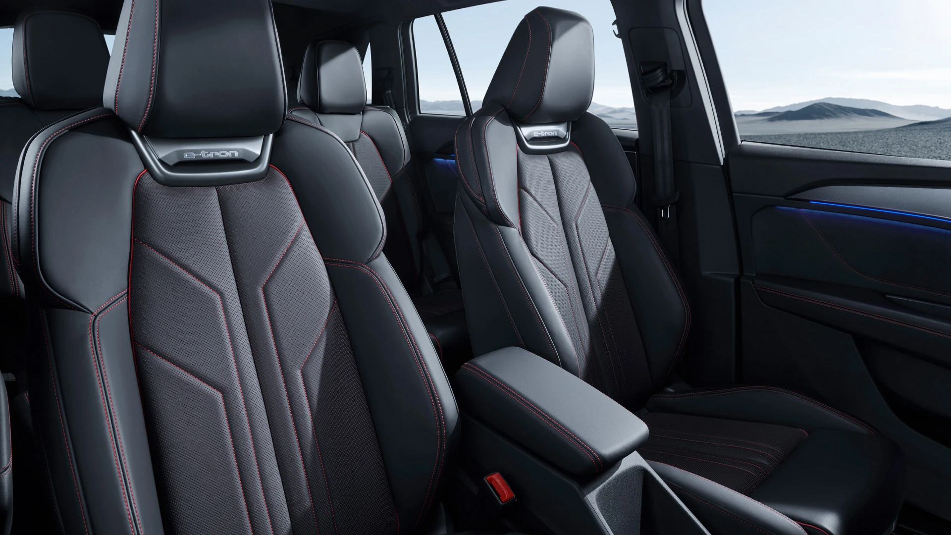 Audi Q5 e-tron 40 frontseats view