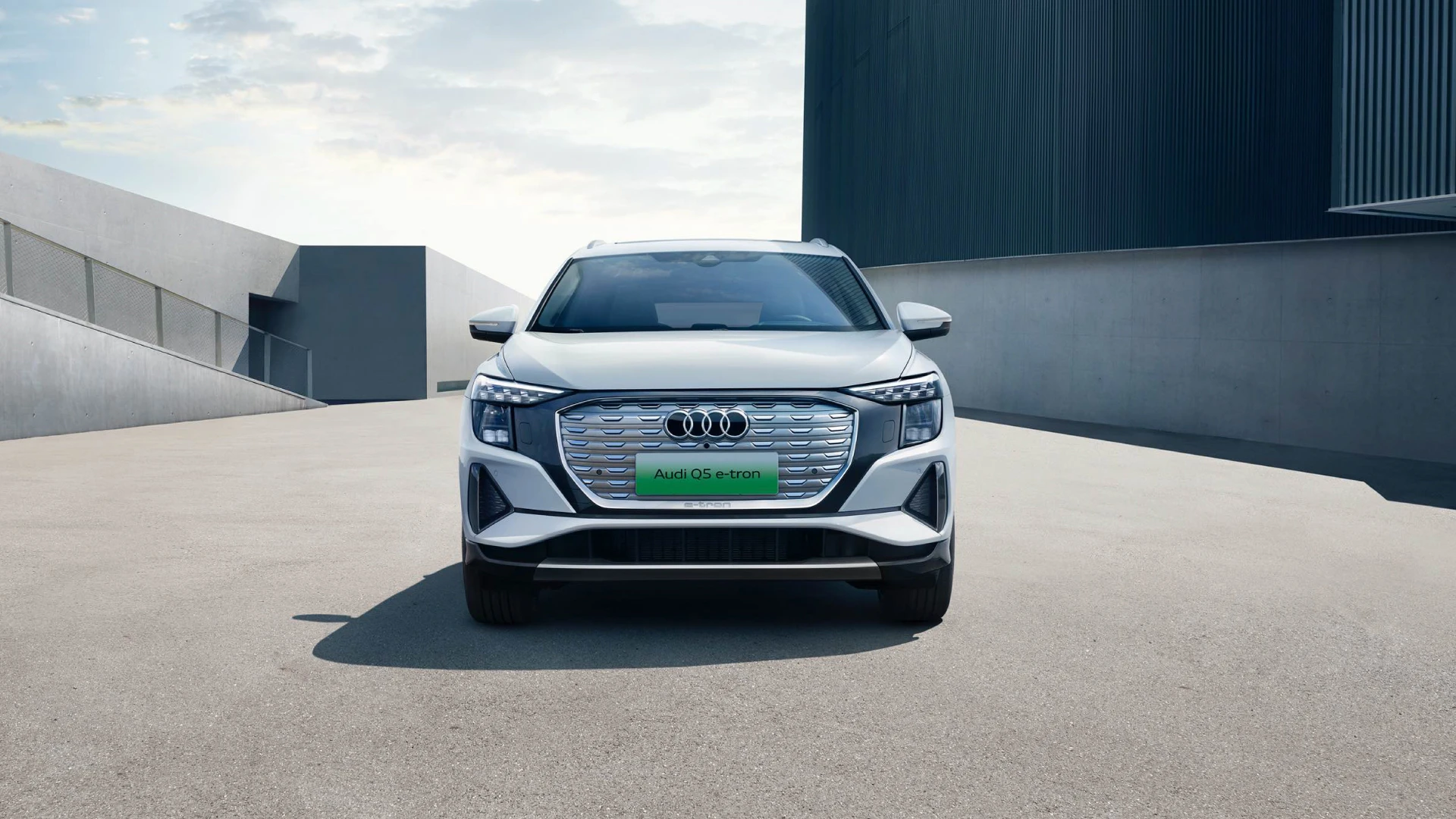 Audi Q5 e-tron 40 exterior view