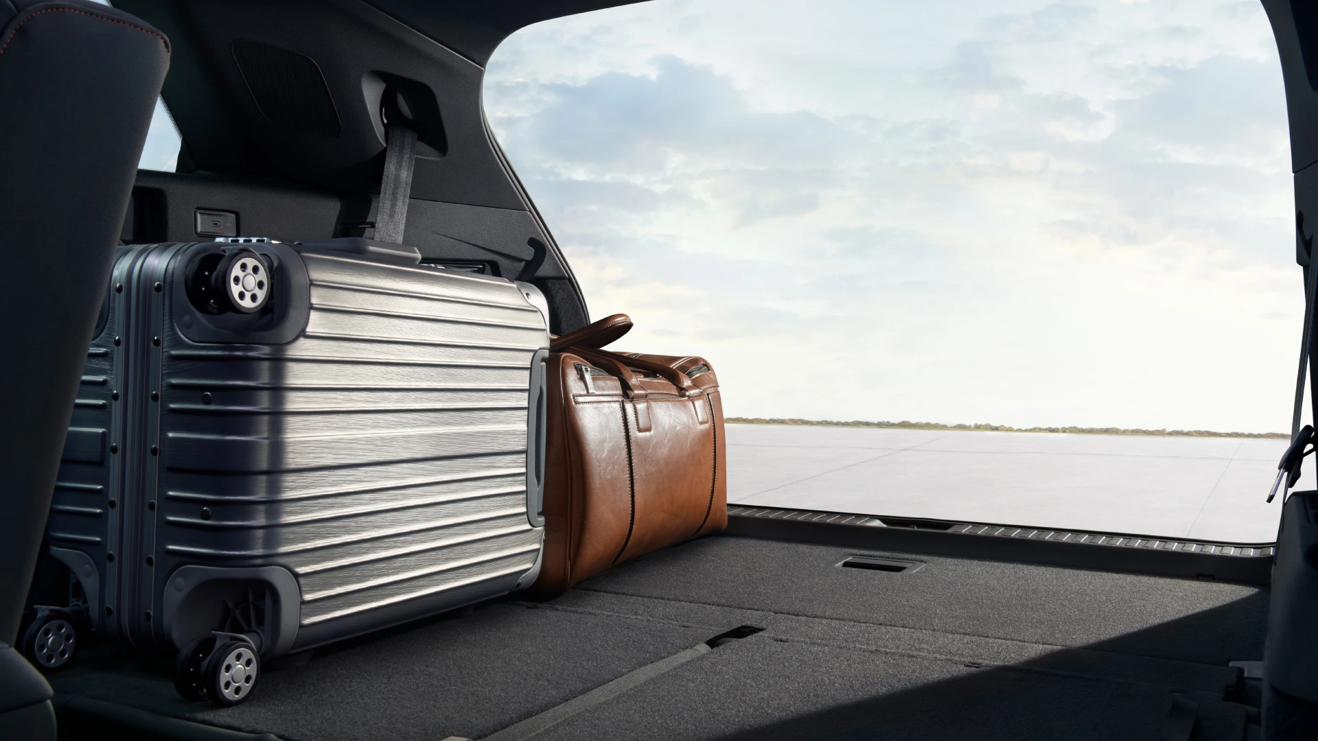 Audi Q5 e-tron 40 trunk view