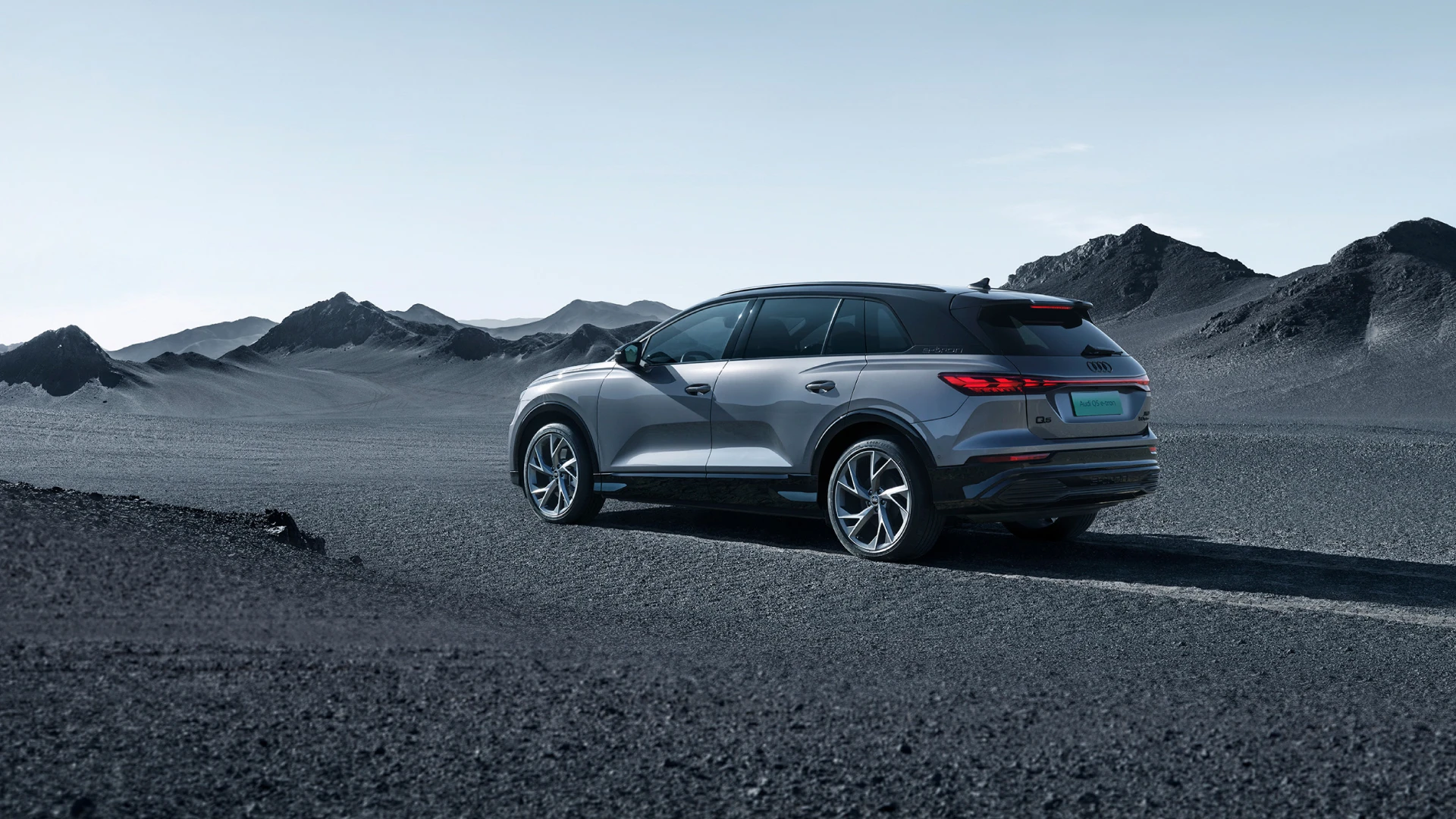 Audi Q5 e-tron 40 exterior view