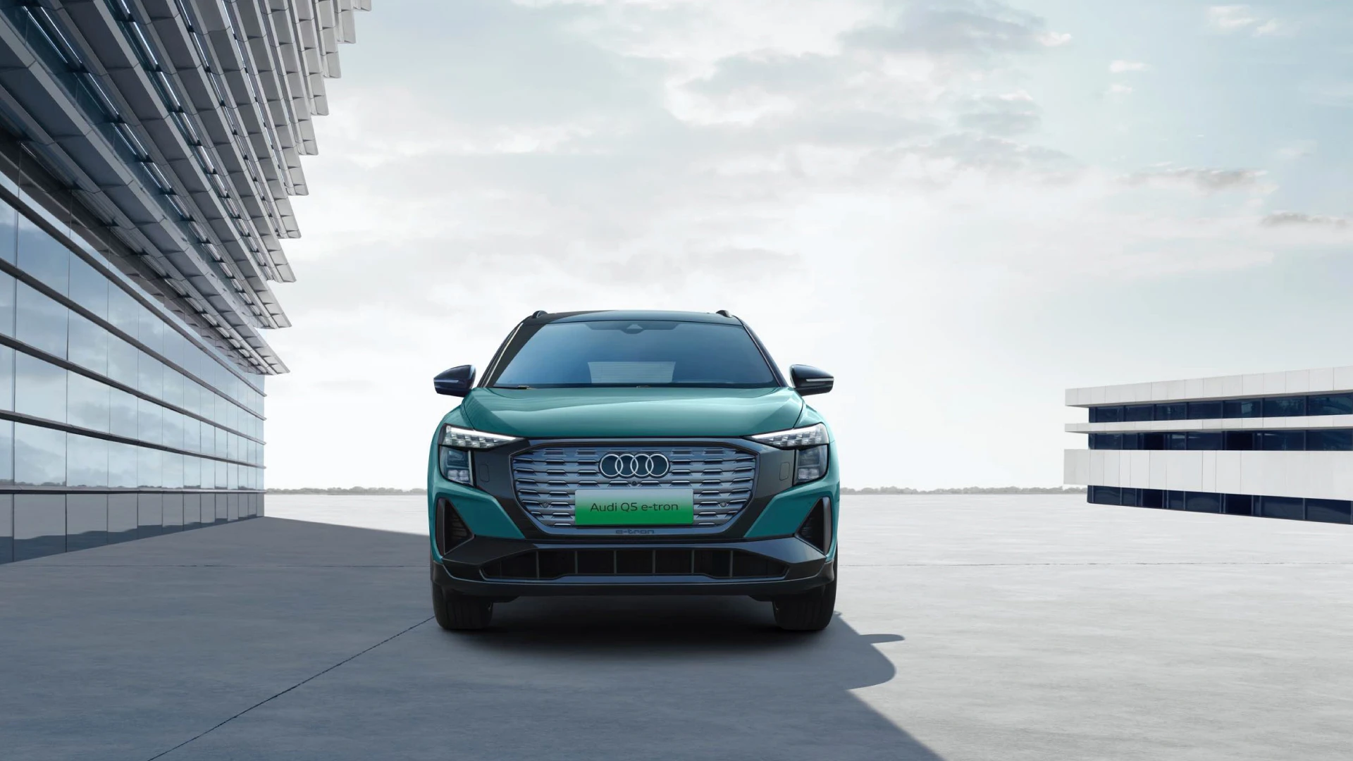 Audi Q5 e-tron 50 quattro exterior view